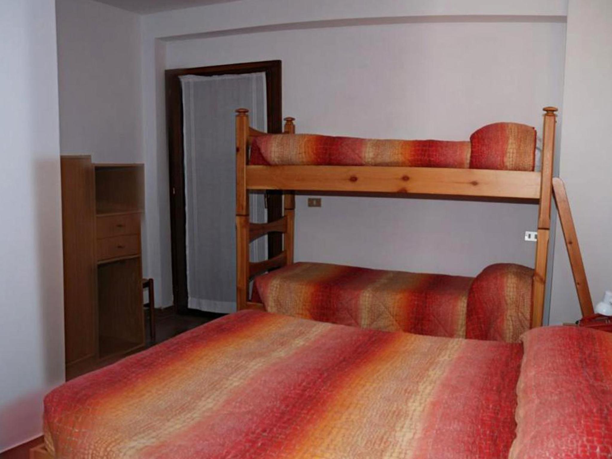Quadruple Room with Balcony - Photo 3