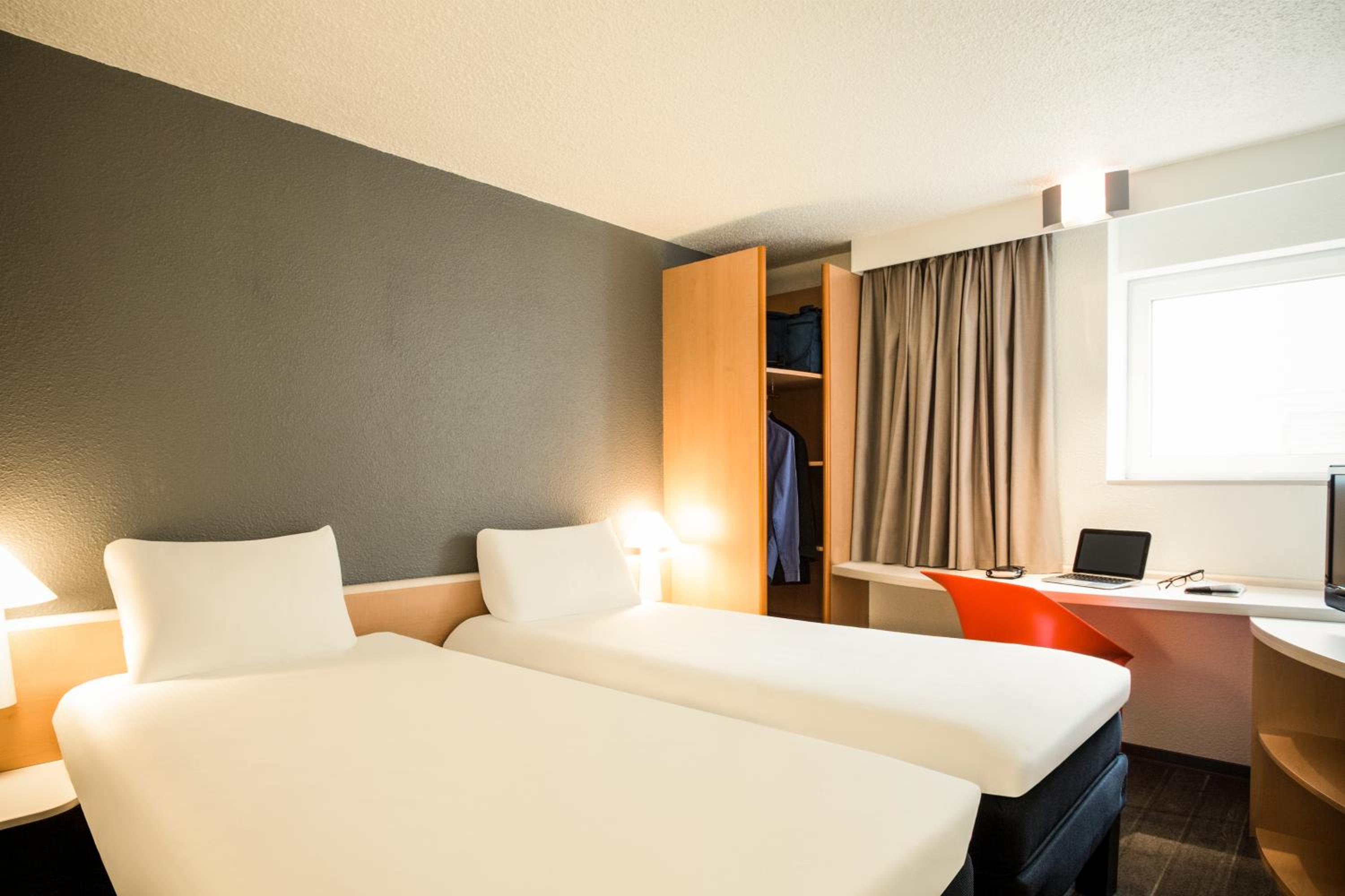 Standard Room with Two Single Beds - Photo 4