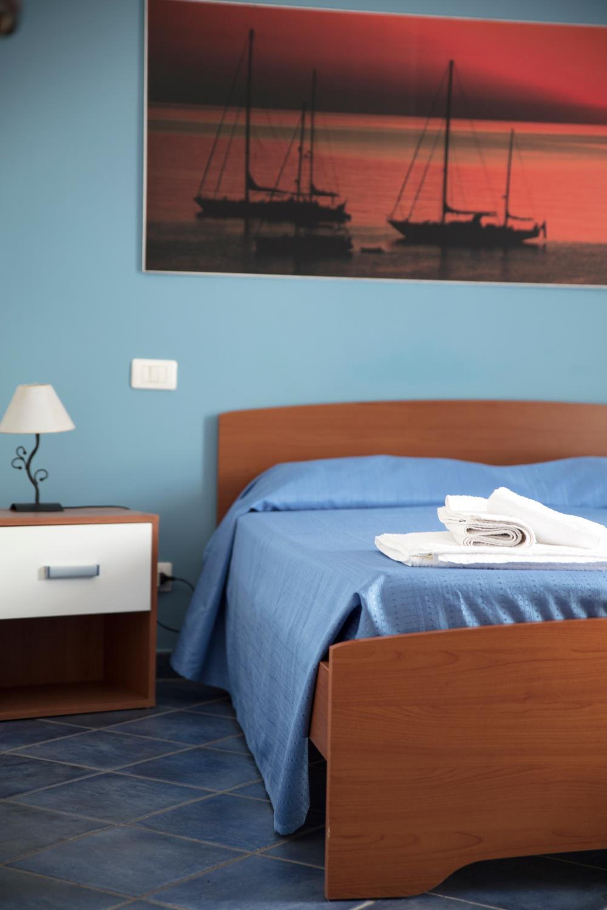 One-Bedroom Apartment - Photo 6