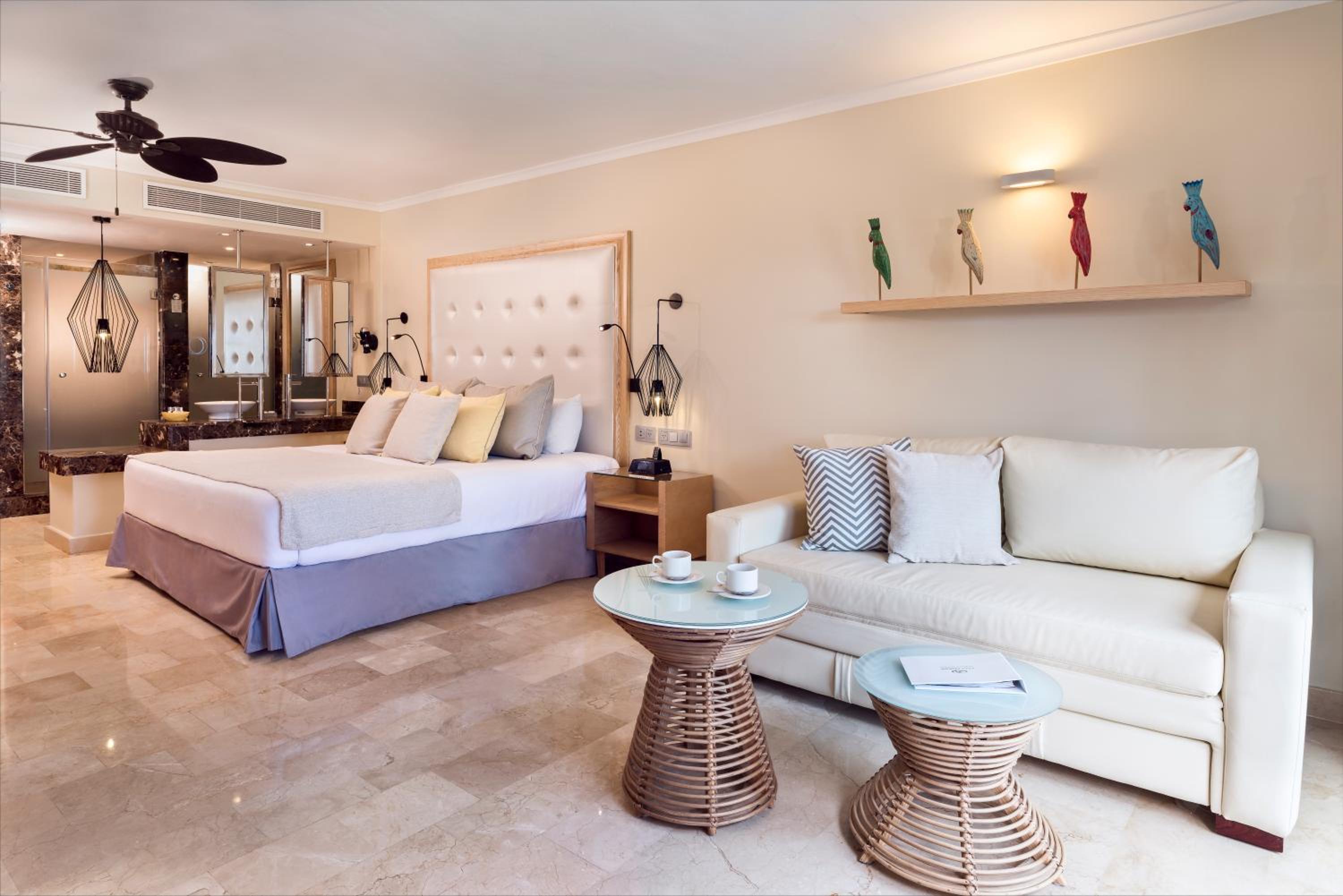 Junior Suite Beachside - Photo 3