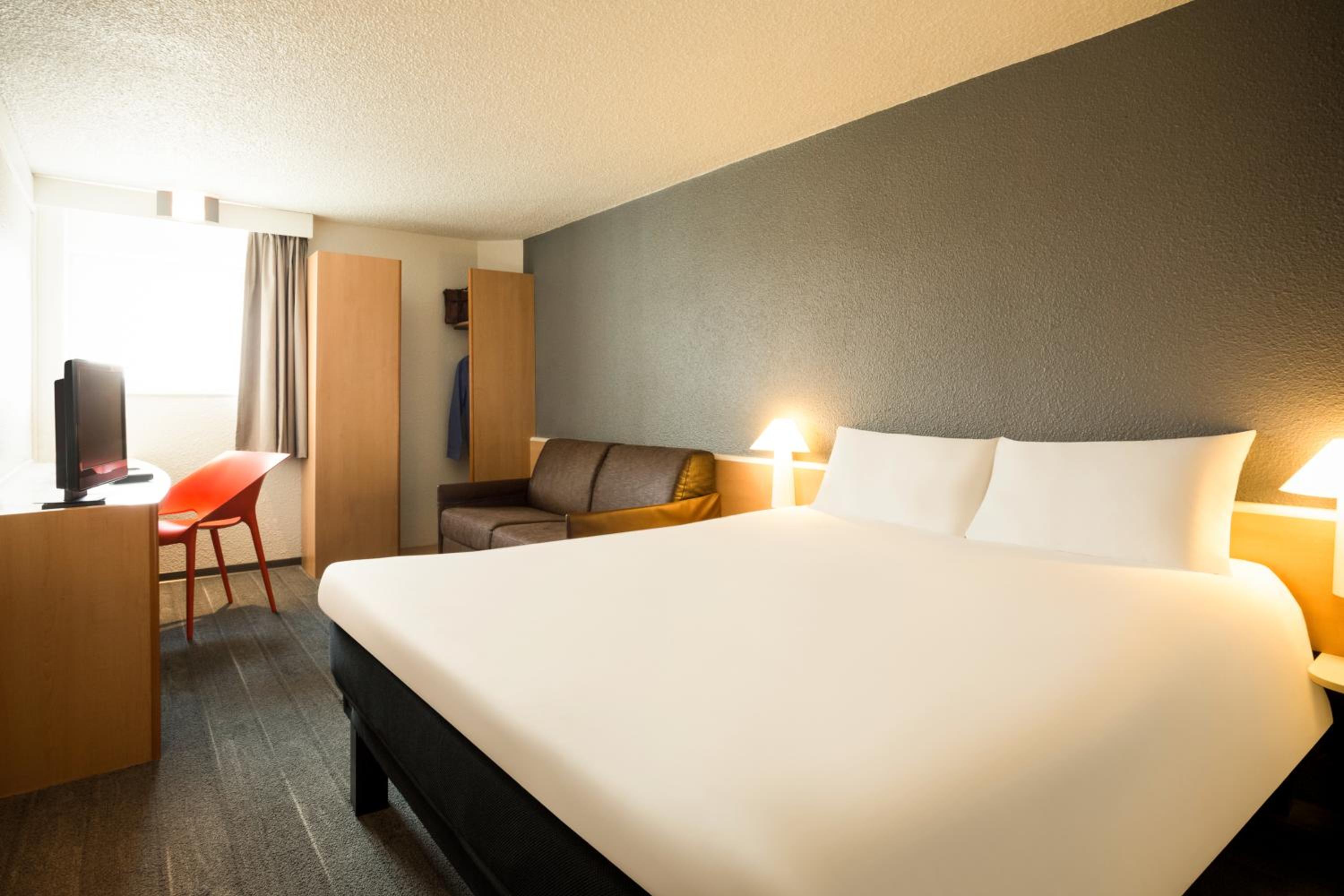 Triple Room with One Double Bed and One Single Bed - Photo 5