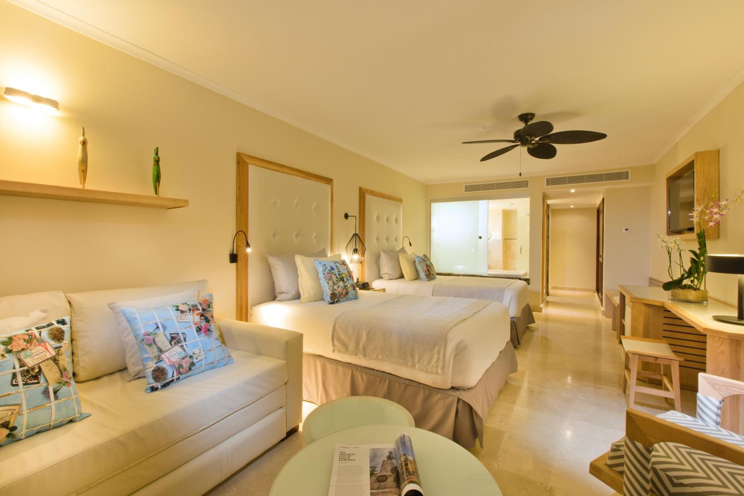 Junior Suite Beachside - Photo 2
