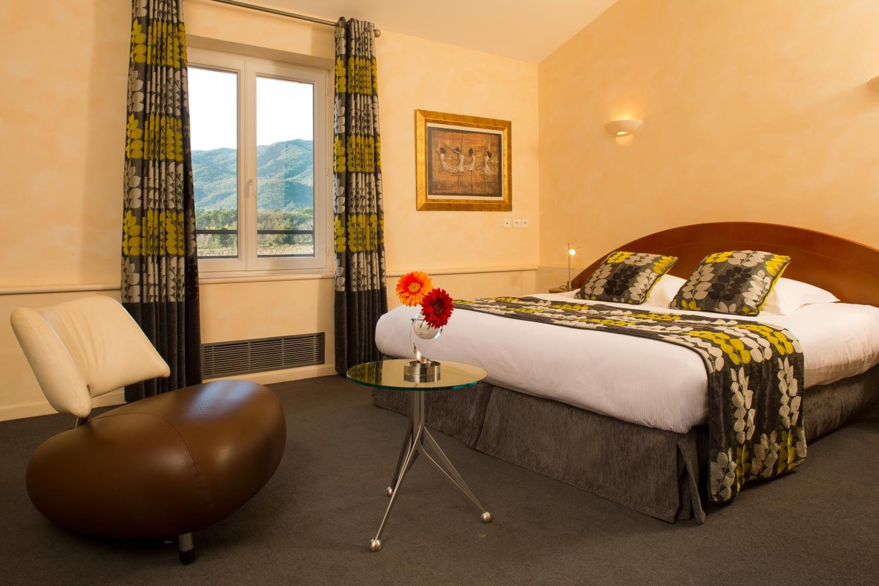 Superior Room with Mountain View - Photo 8