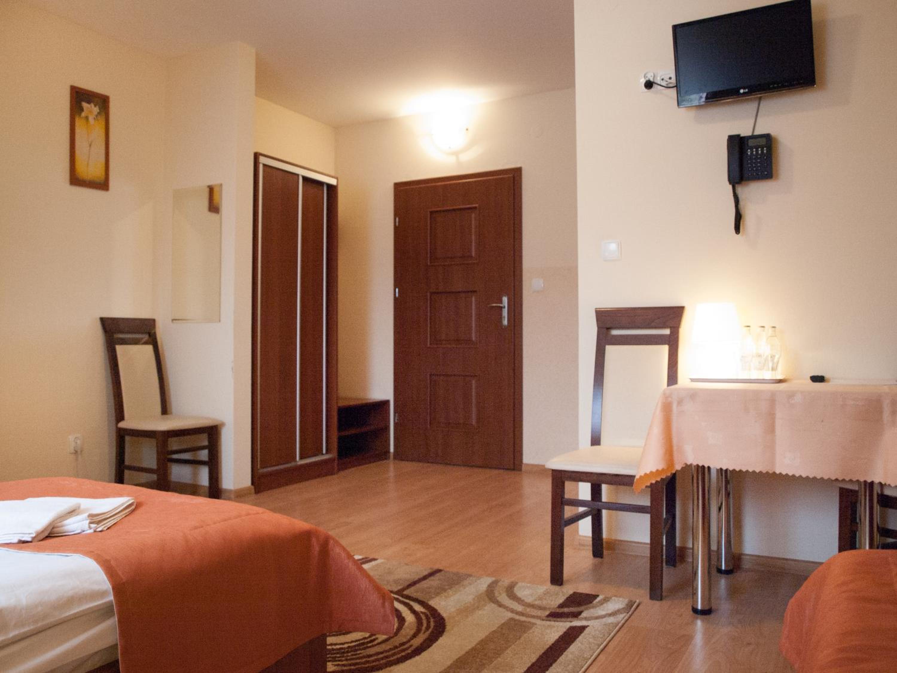 Triple Room with Bathroom photo 2