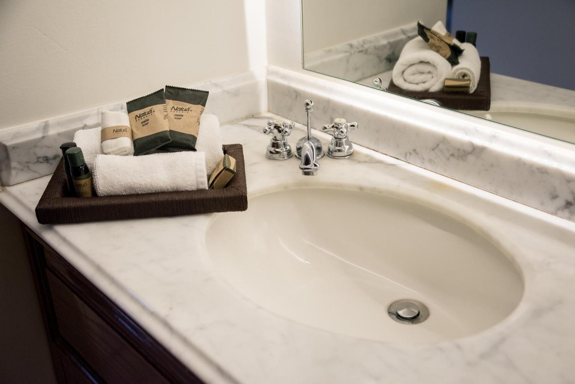 King Suite - Photo 8