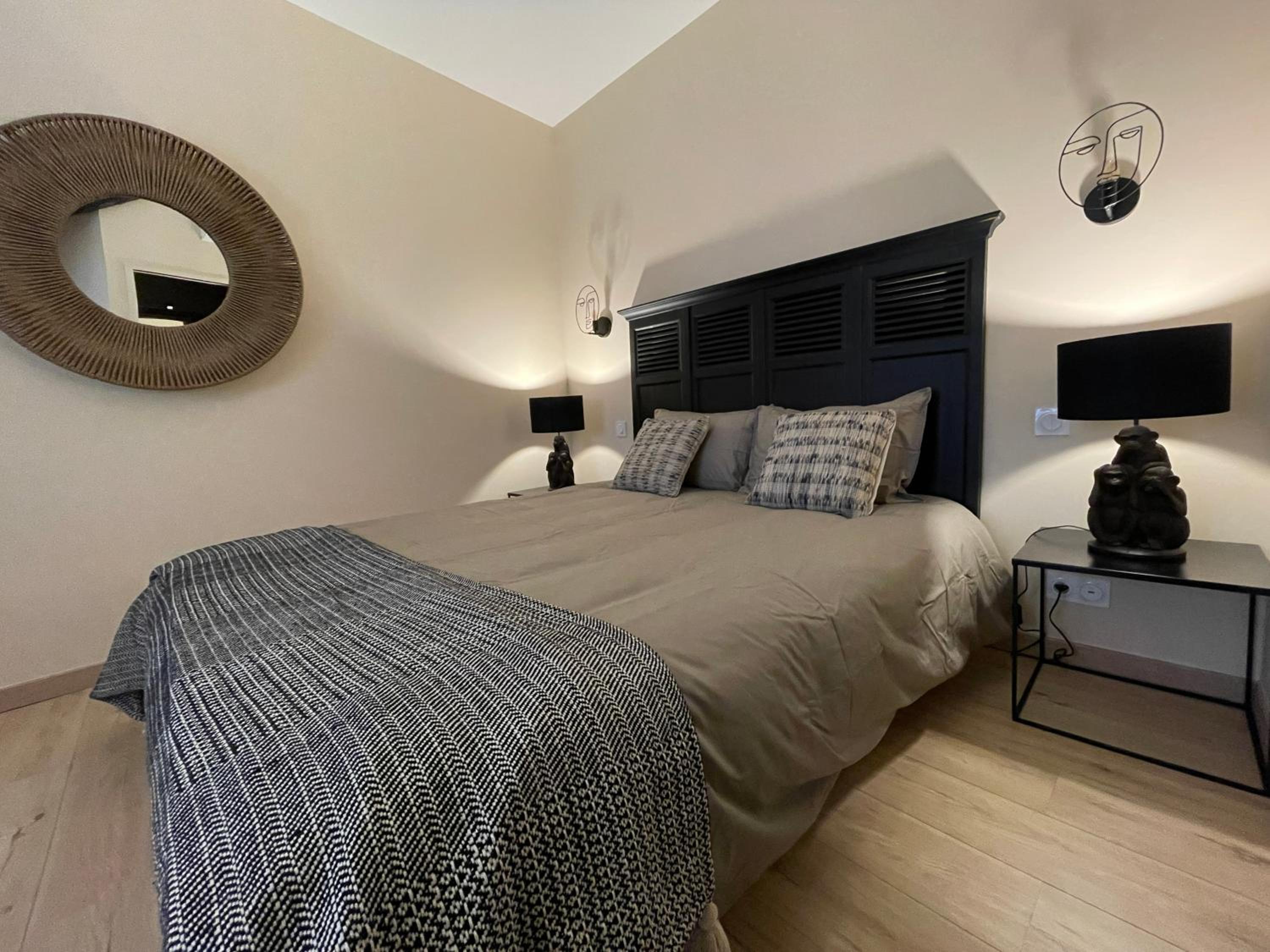 Deluxe Apartment photo 2
