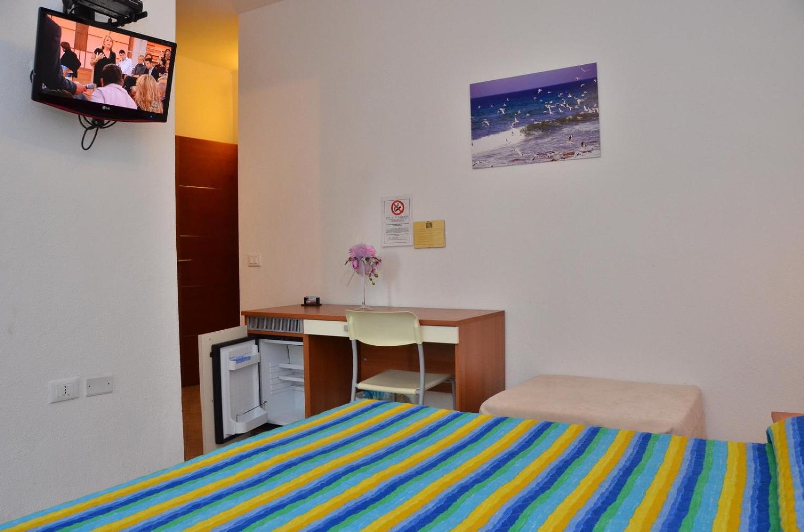 Double Room - Photo 2