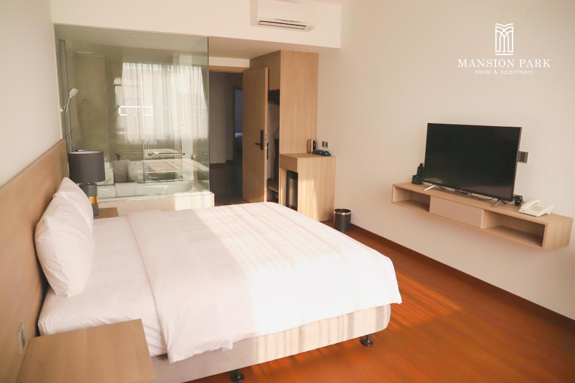 Deluxe King Room - Photo 4