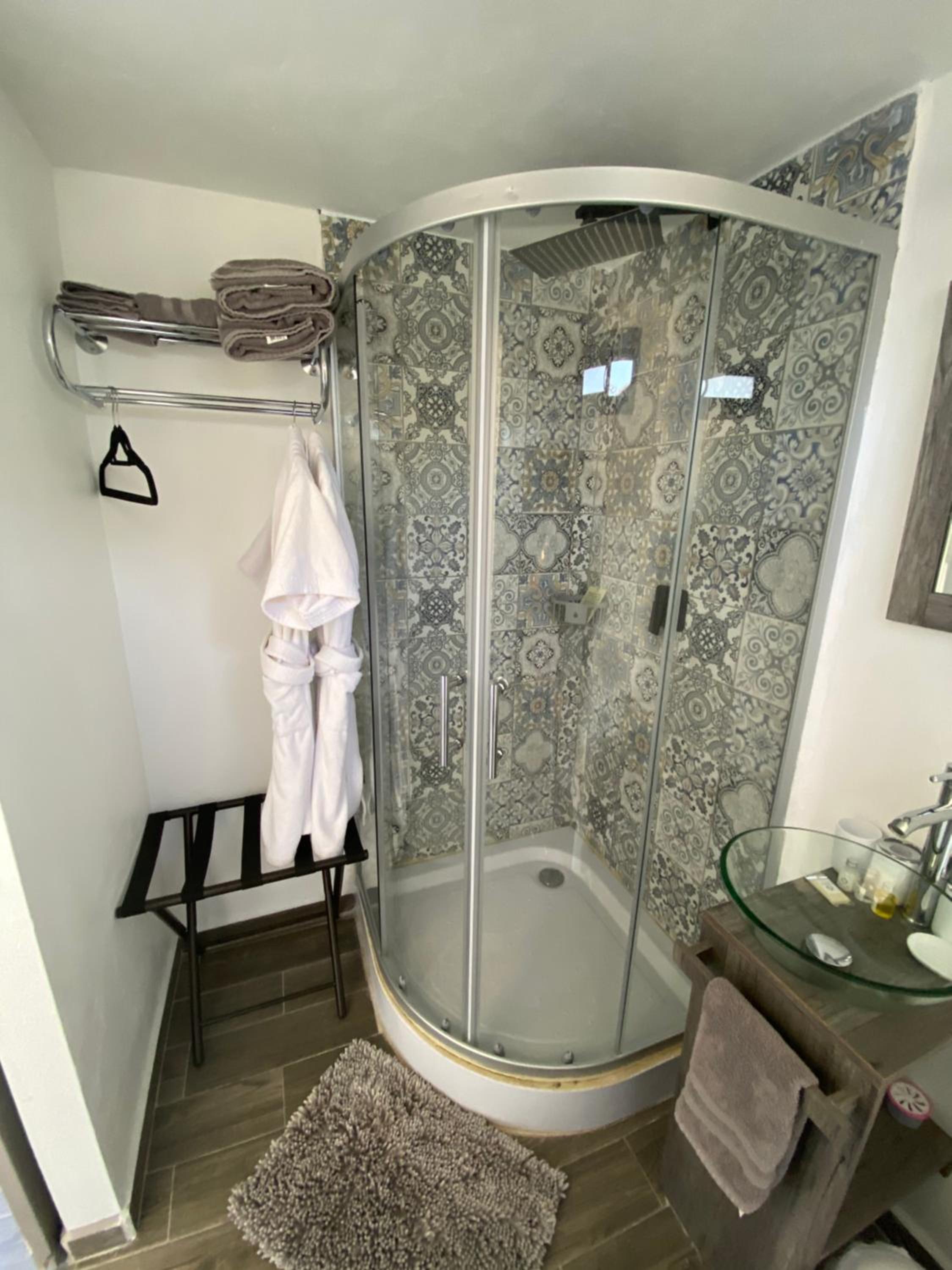 Double Room - Photo 2