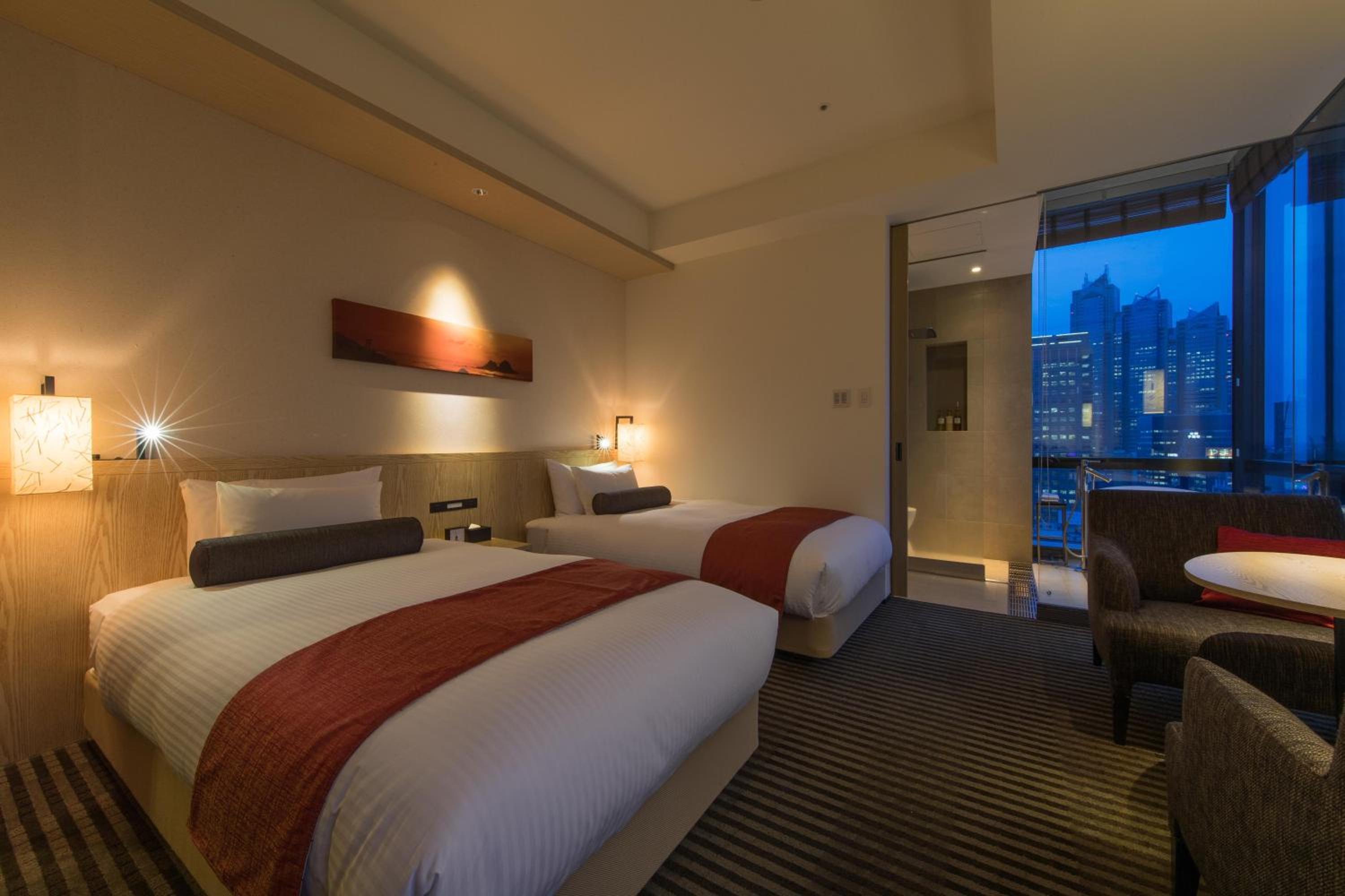 Premium Twin Room with View from Bathroom (Floor 15-16) - Non-Smoking - Photo 18