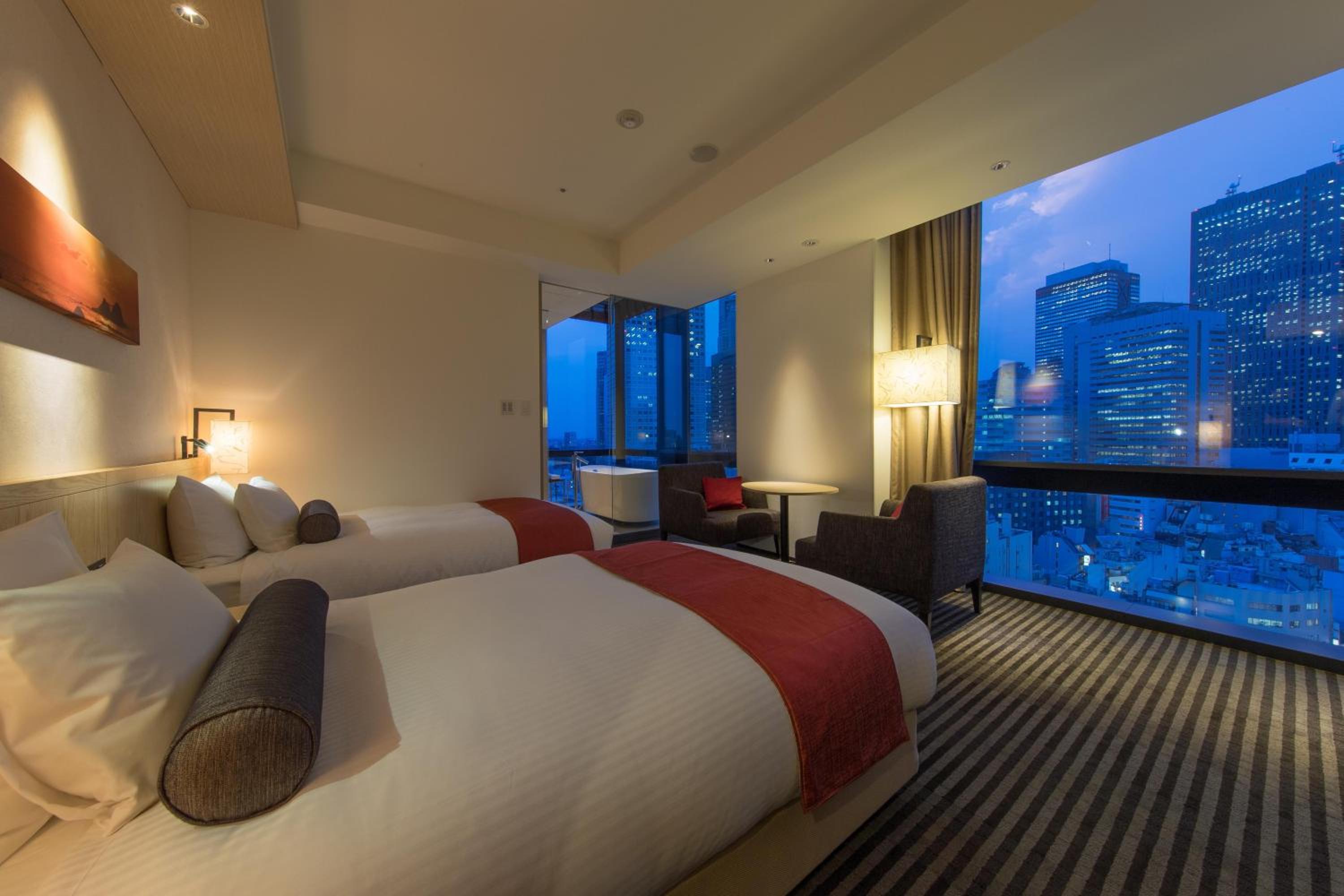 Premium Twin Room with View from Bathroom (Floor 15-16) - Non-Smoking - Photo 20