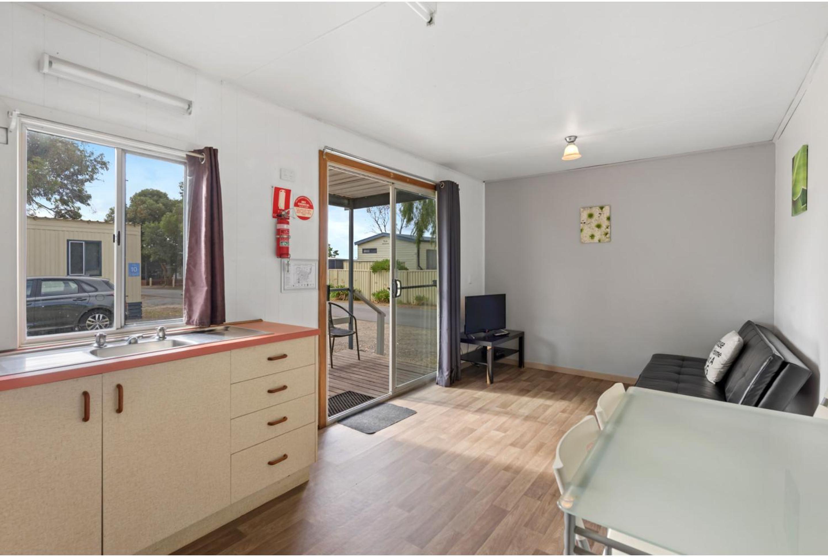 Economy 1 Bedroom Cabin - Pet Friendly - Photo 1