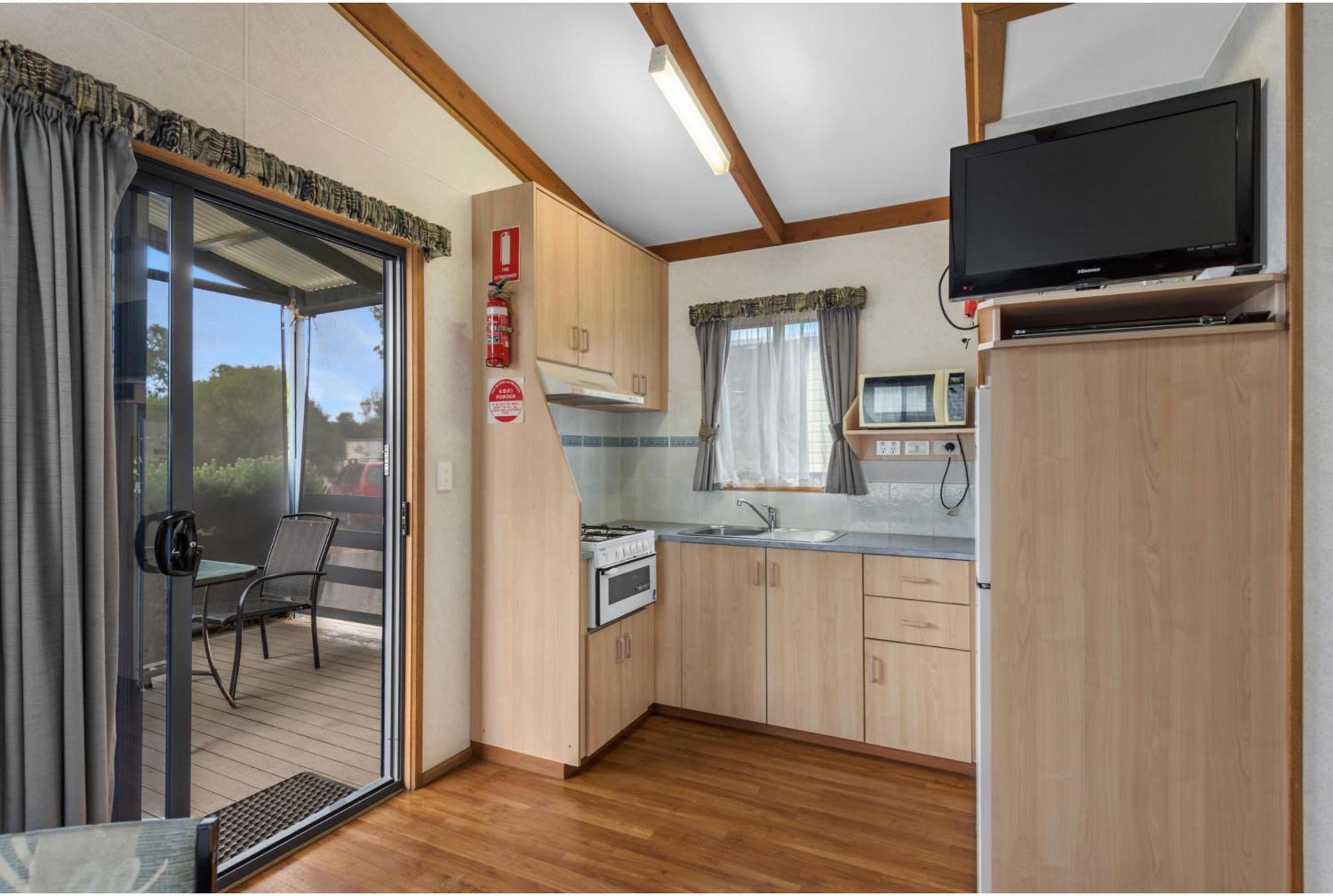 Standard 2 Bedroom Cabin - Photo 8