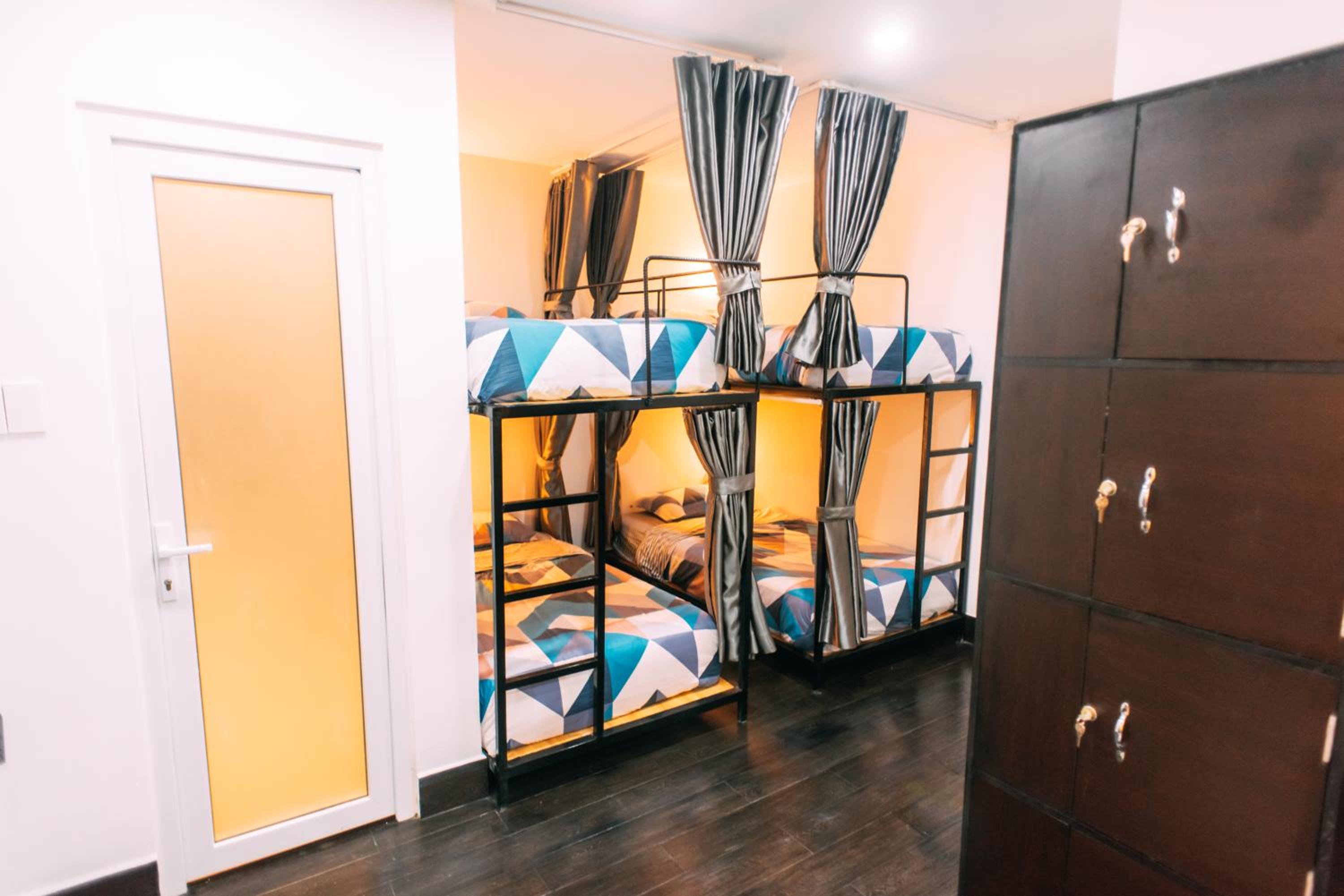Bed in 8-Bed Mixed Dormitory Room photo 1