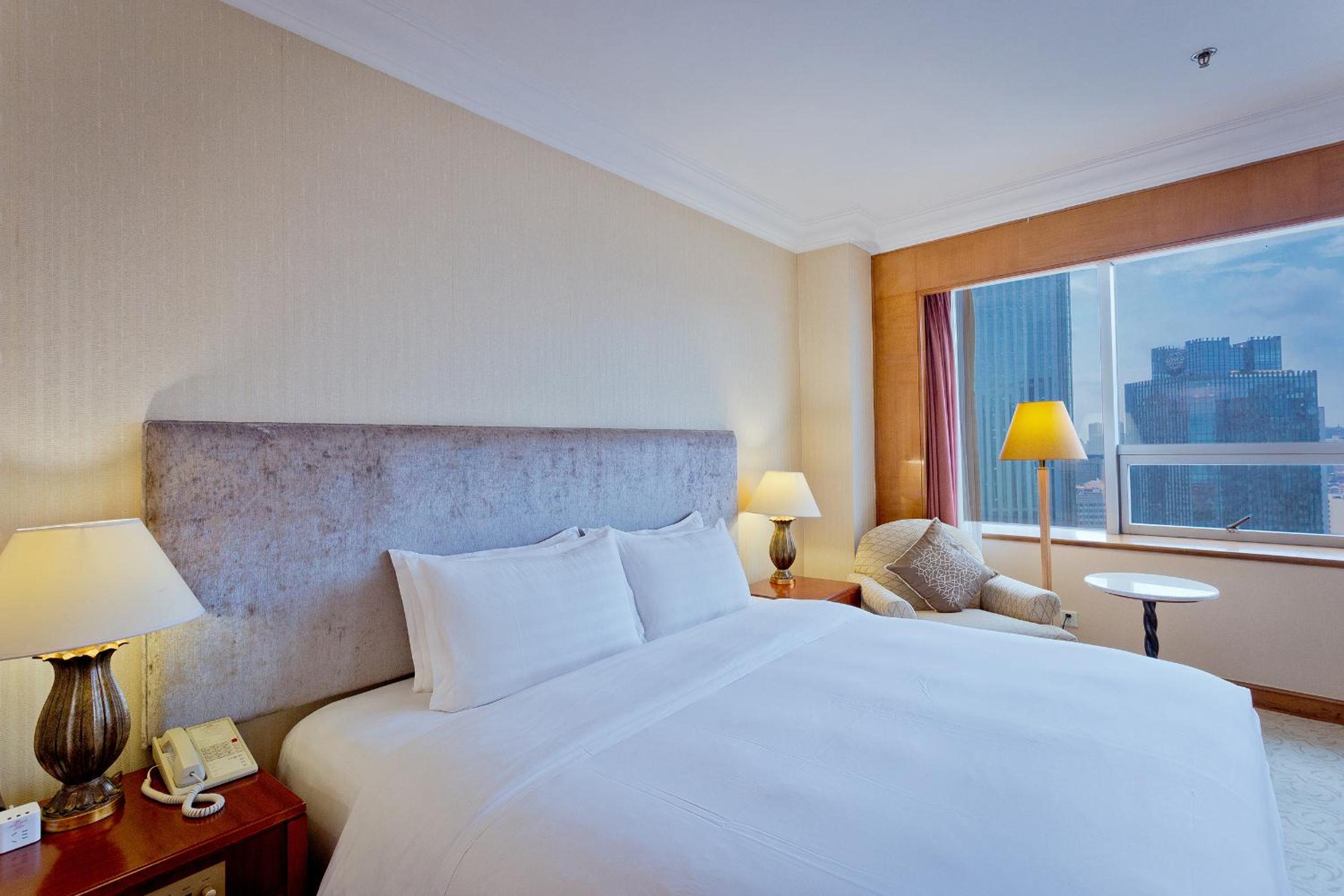 Standard King Room photo 1