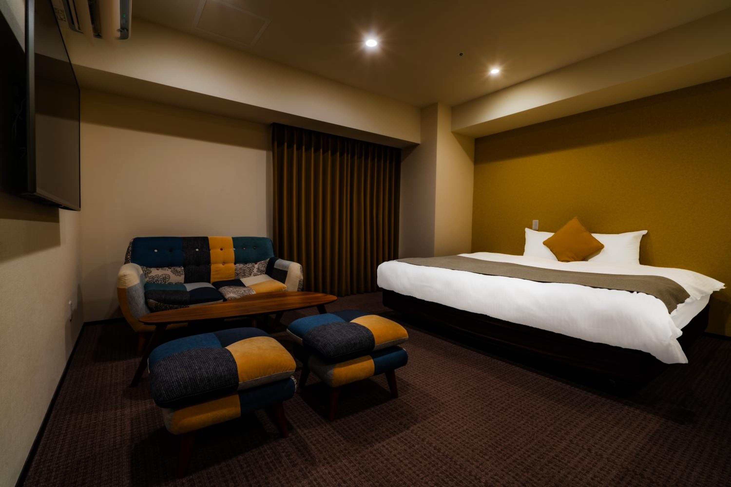 King Room with Two King Beds - Photo 20