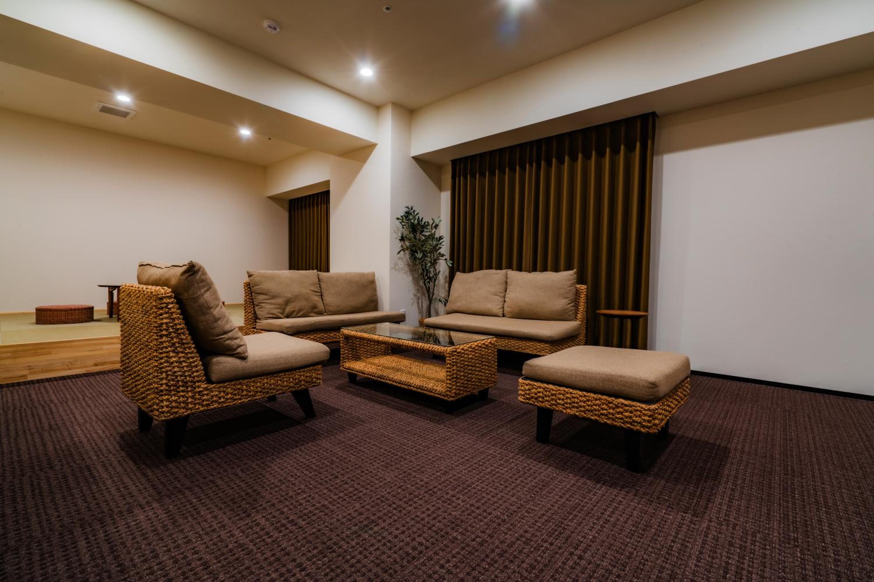 Superior King Suite - Photo 16