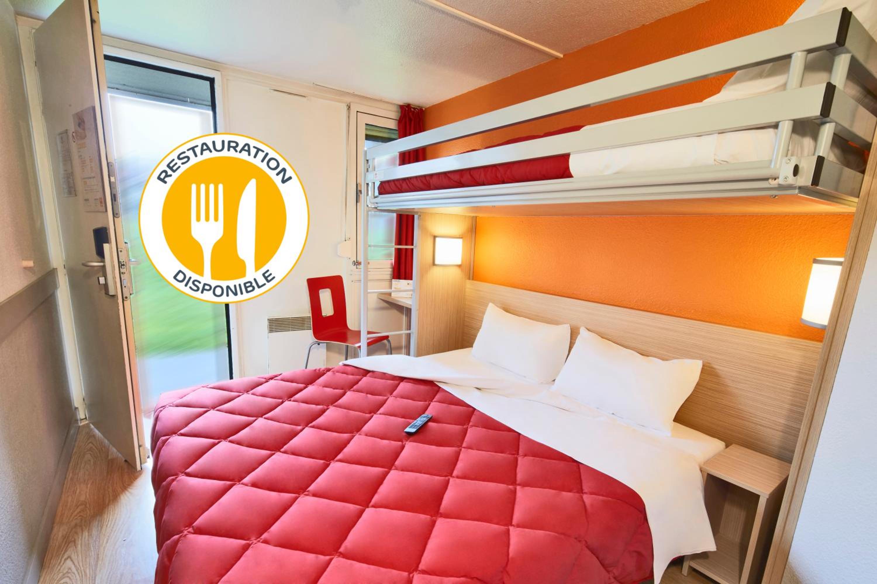 Triple Room with 1 Double + 1 Single Bed photo 2