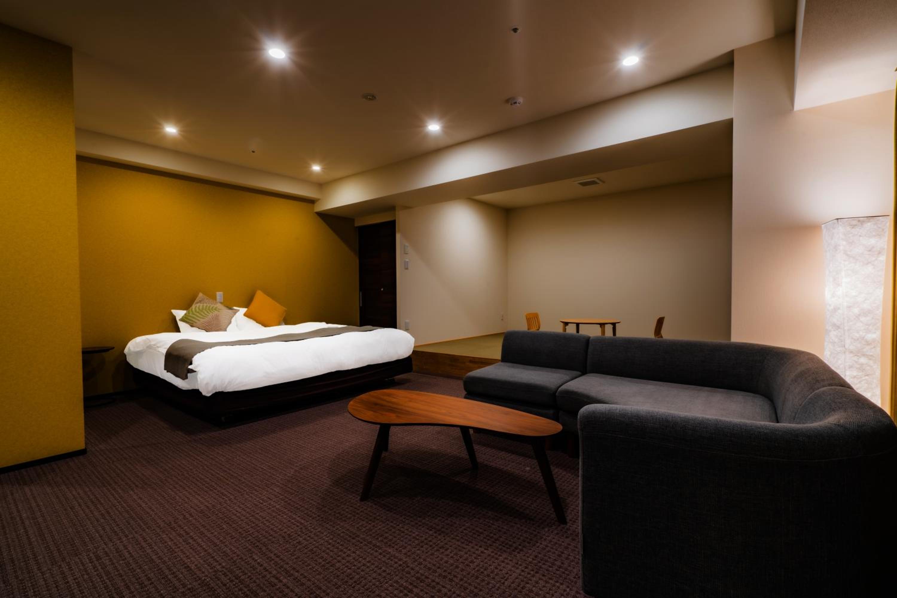 Deluxe Suite with Spa Bath - Photo 1