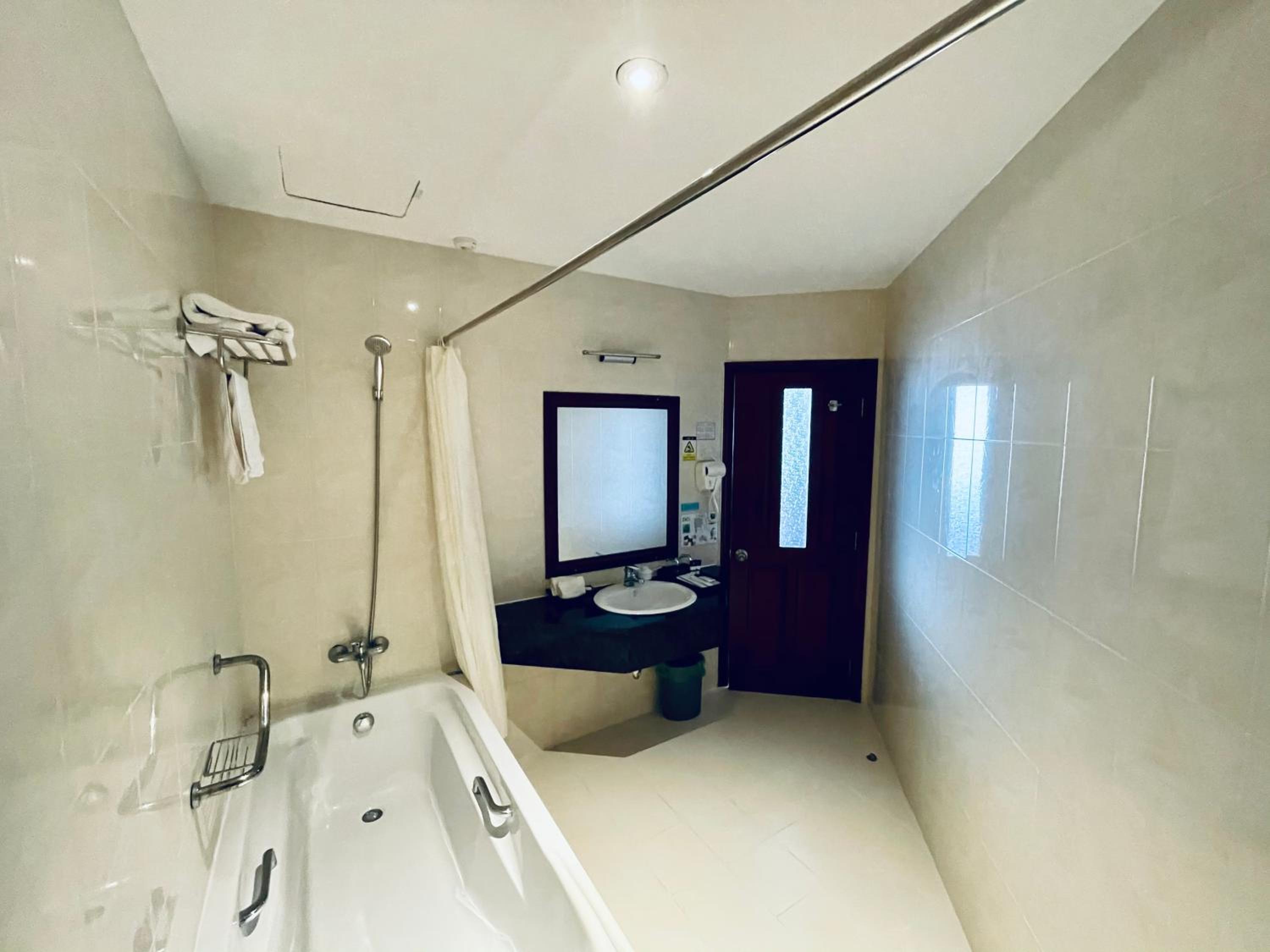 Senior Deluxe Double Room photo 3
