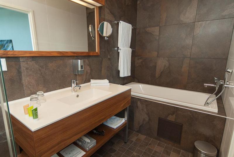 Sky Suite Deluxe - Photo 3