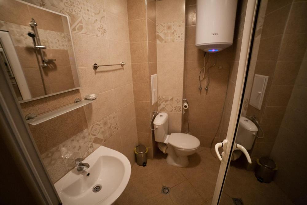 One-Bedroom Apartment - Photo 9
