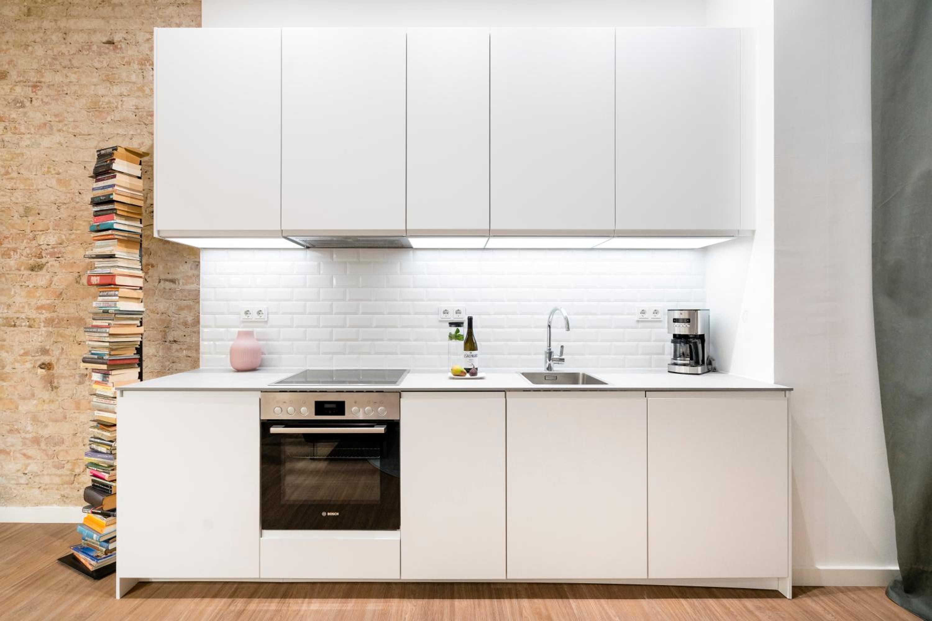 Three-Bedroom Apartment with terrace photo 3