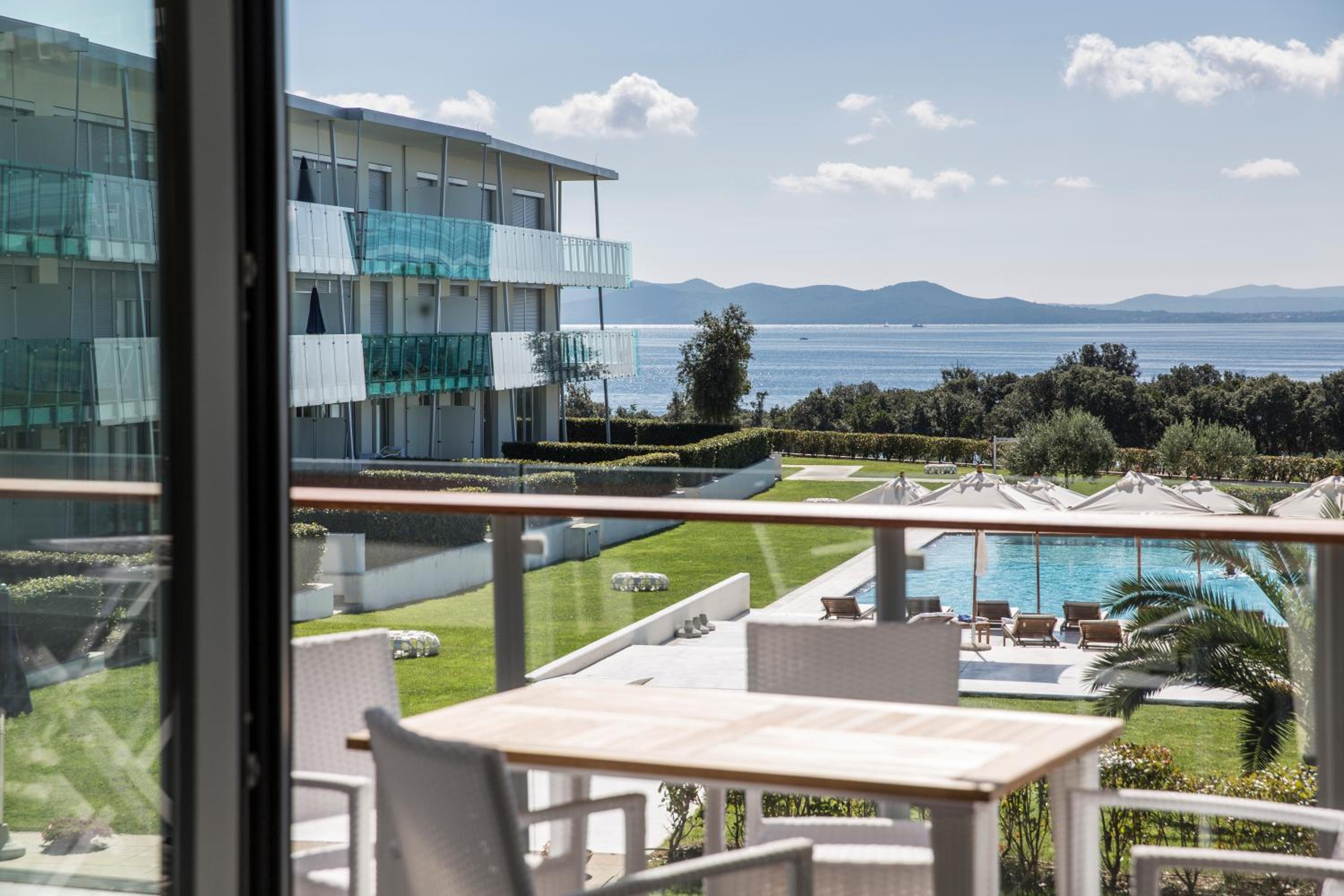 Two-Bedroom Sea View Residence with Balcony  photo 1