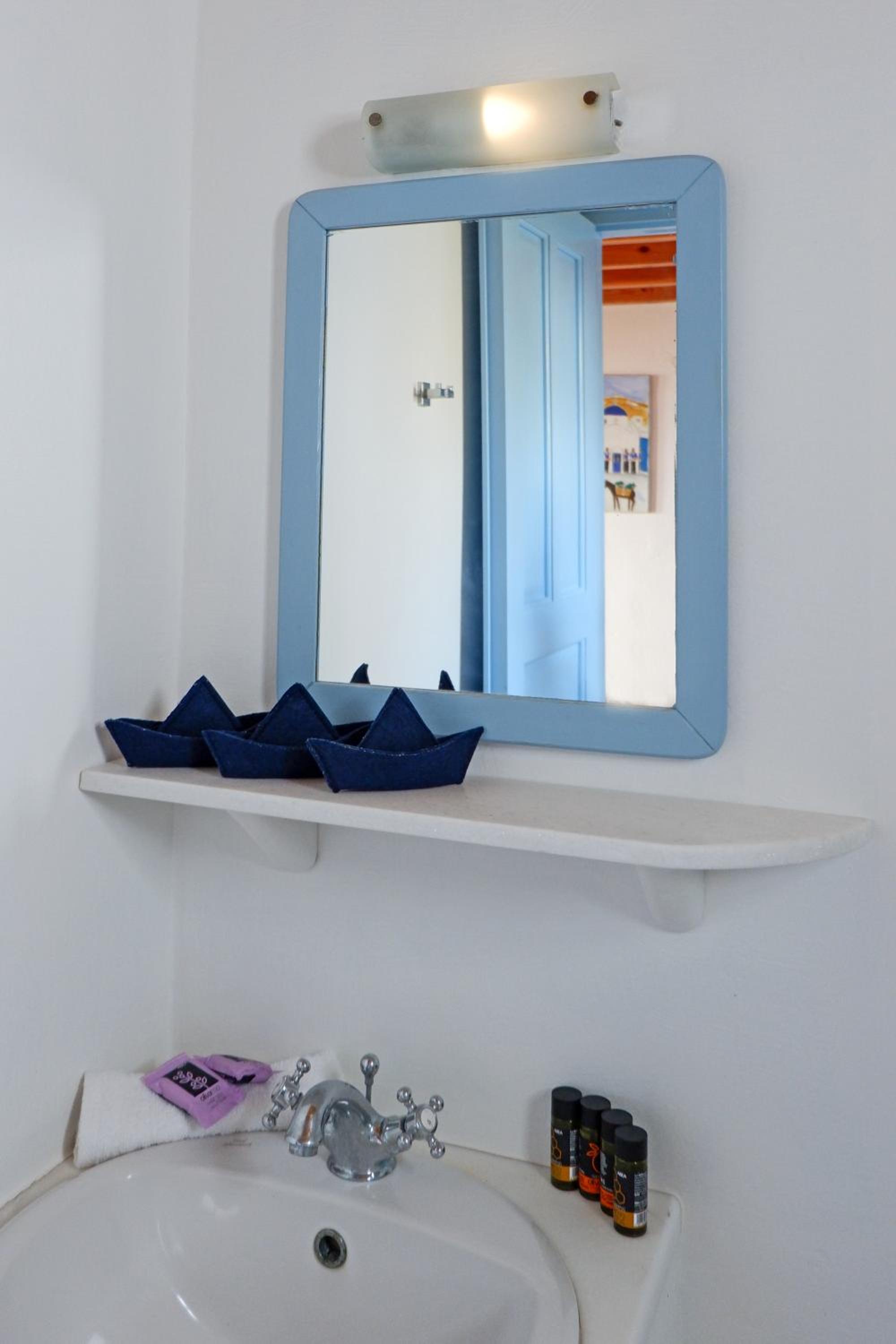 Deluxe Room with Sea View photo 3