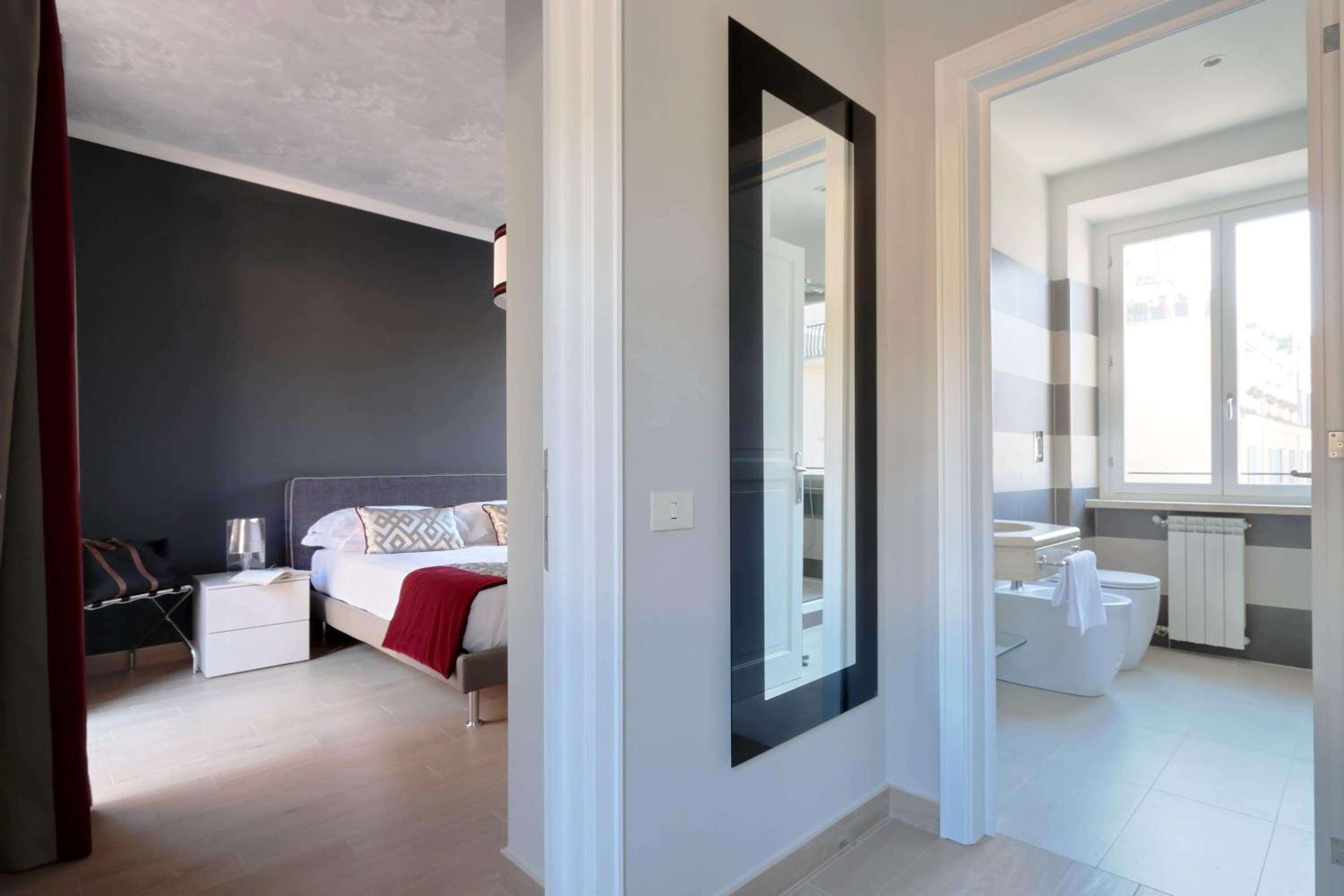 Deluxe One-Bedroom Apartment with Terrace - Split Level photo 2