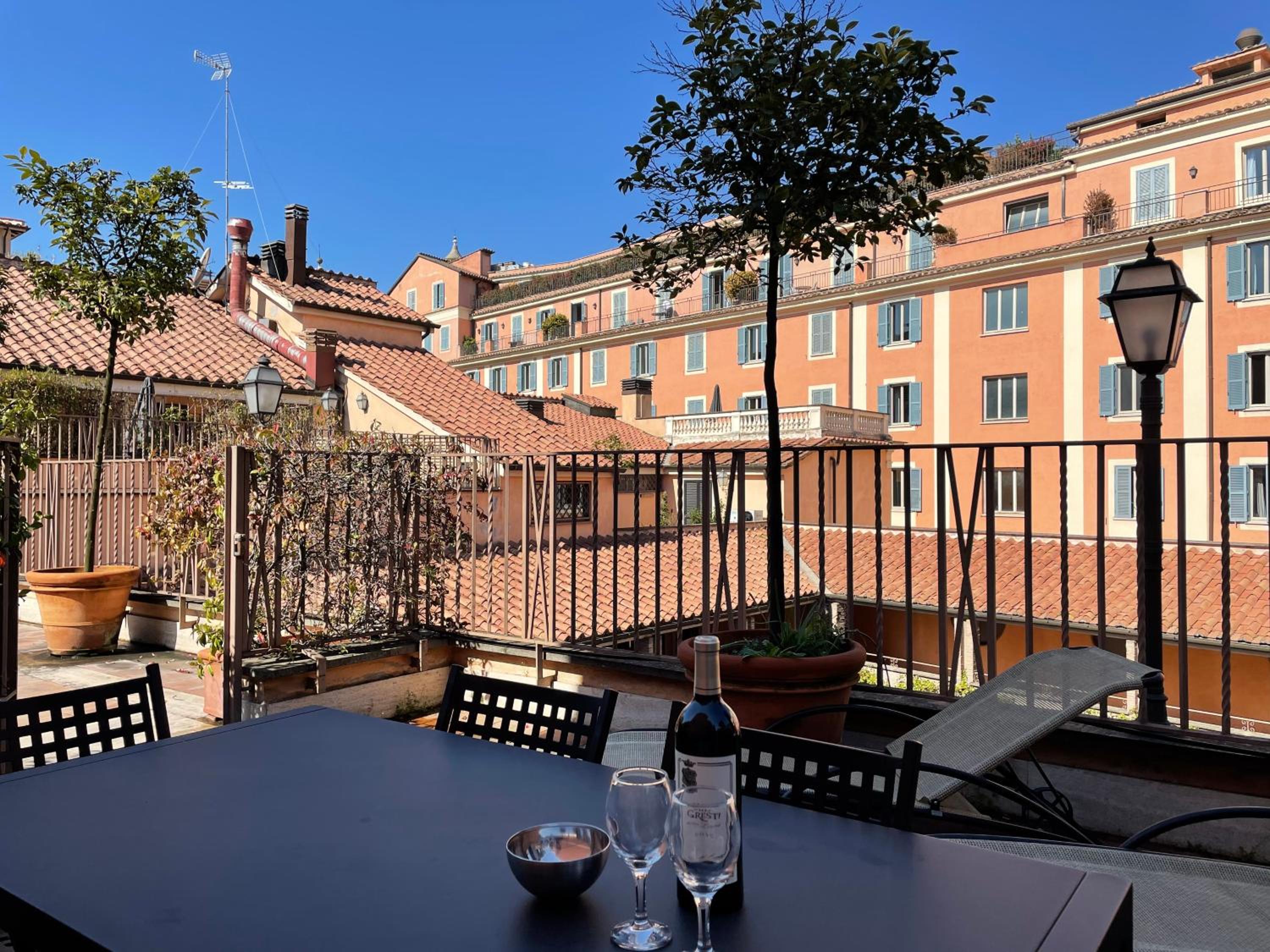 Deluxe One-Bedroom Apartment with Terrace - Split Level, photo 6