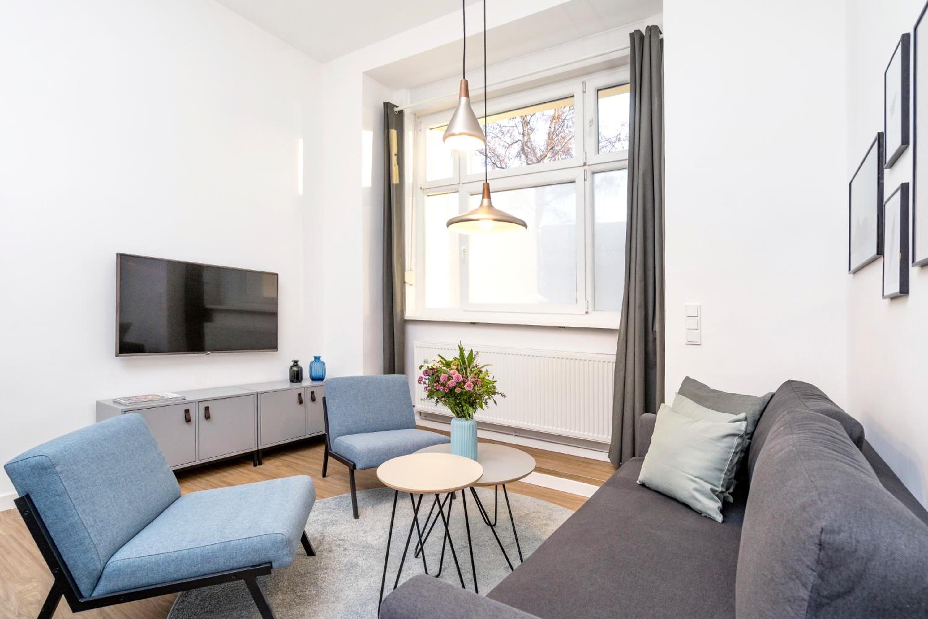Three-Bedroom Apartment with terrace photo 3