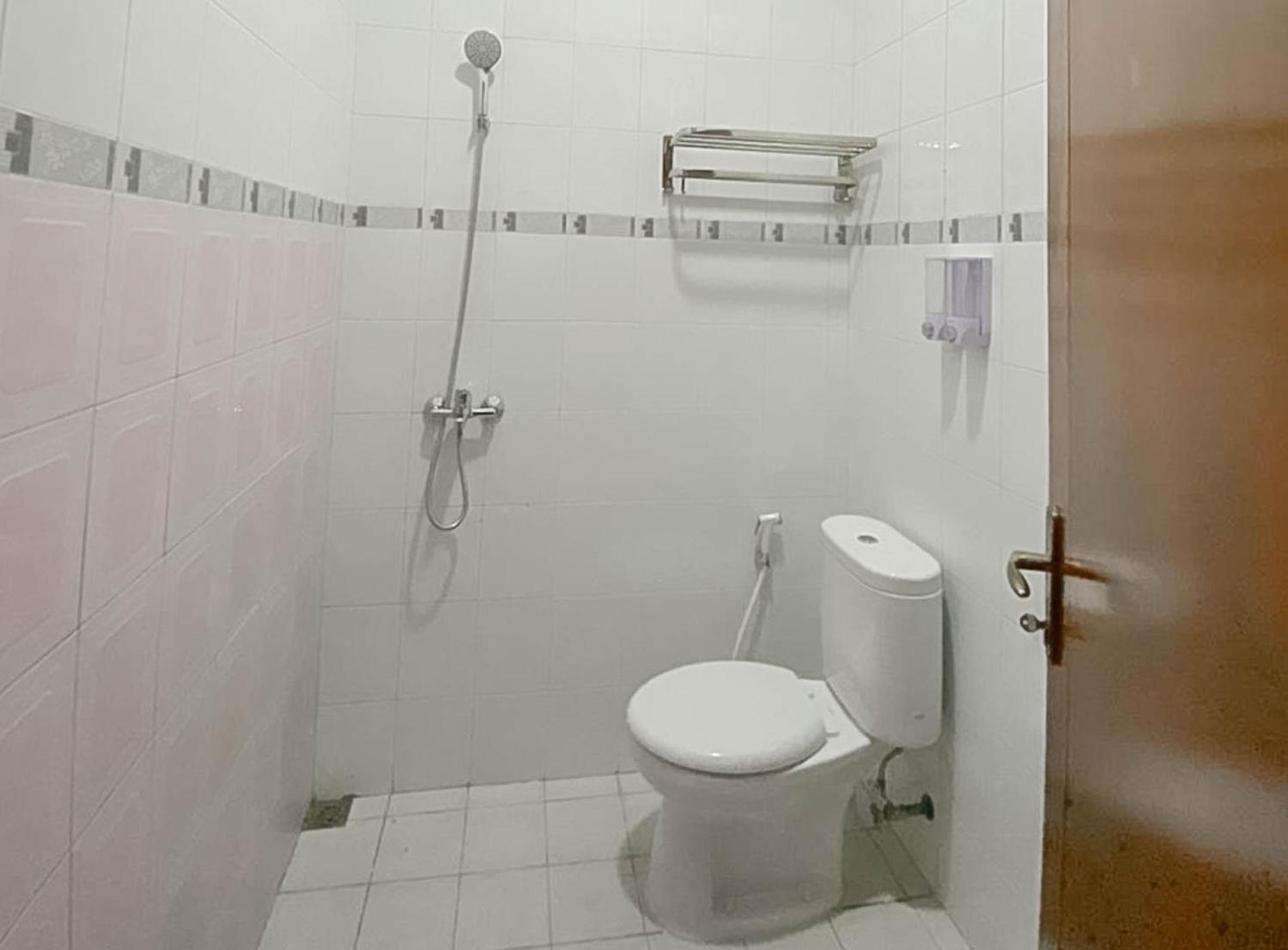 Standard Double Room - Photo 4