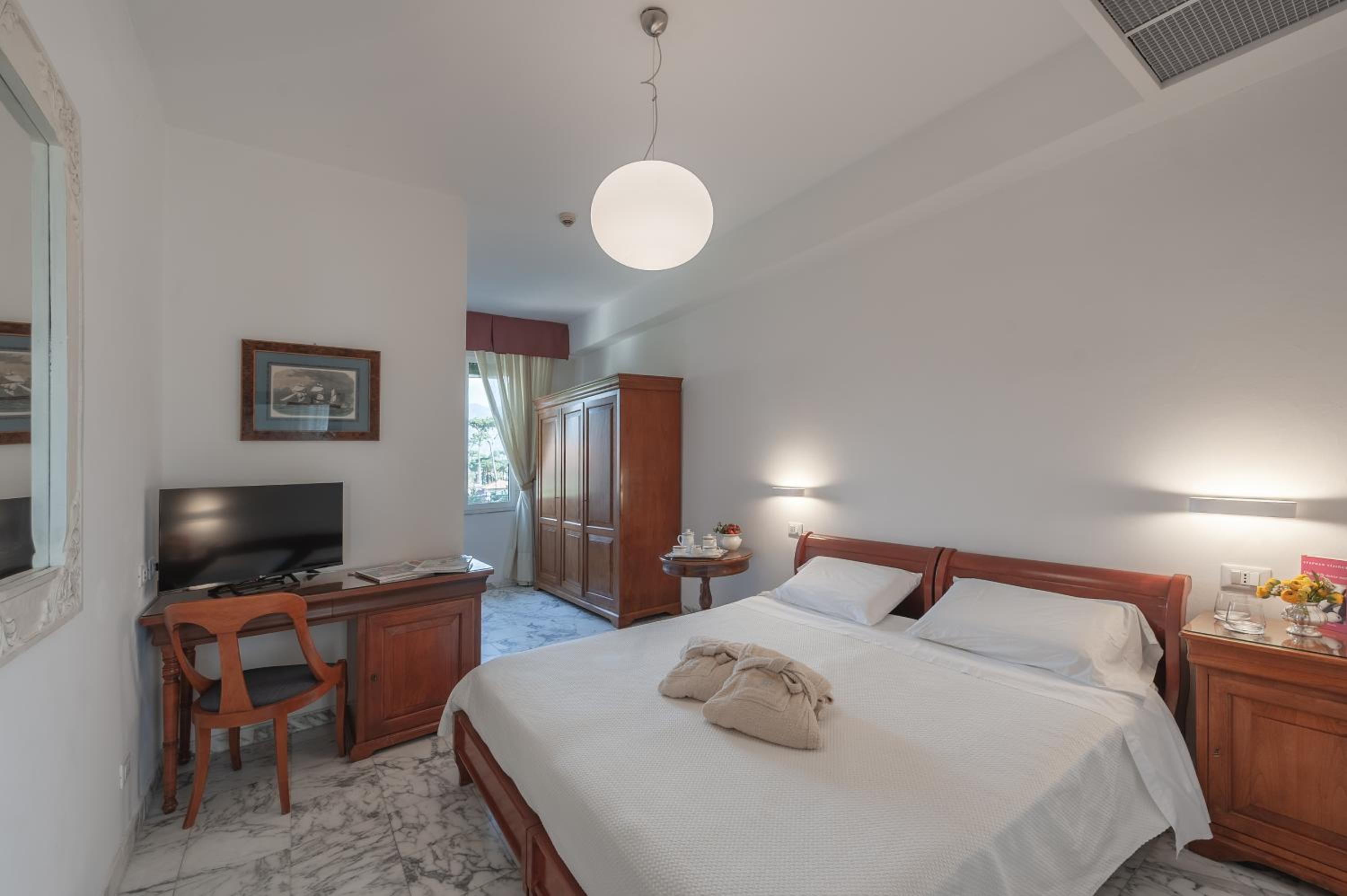 Standard Double Room - Photo 1