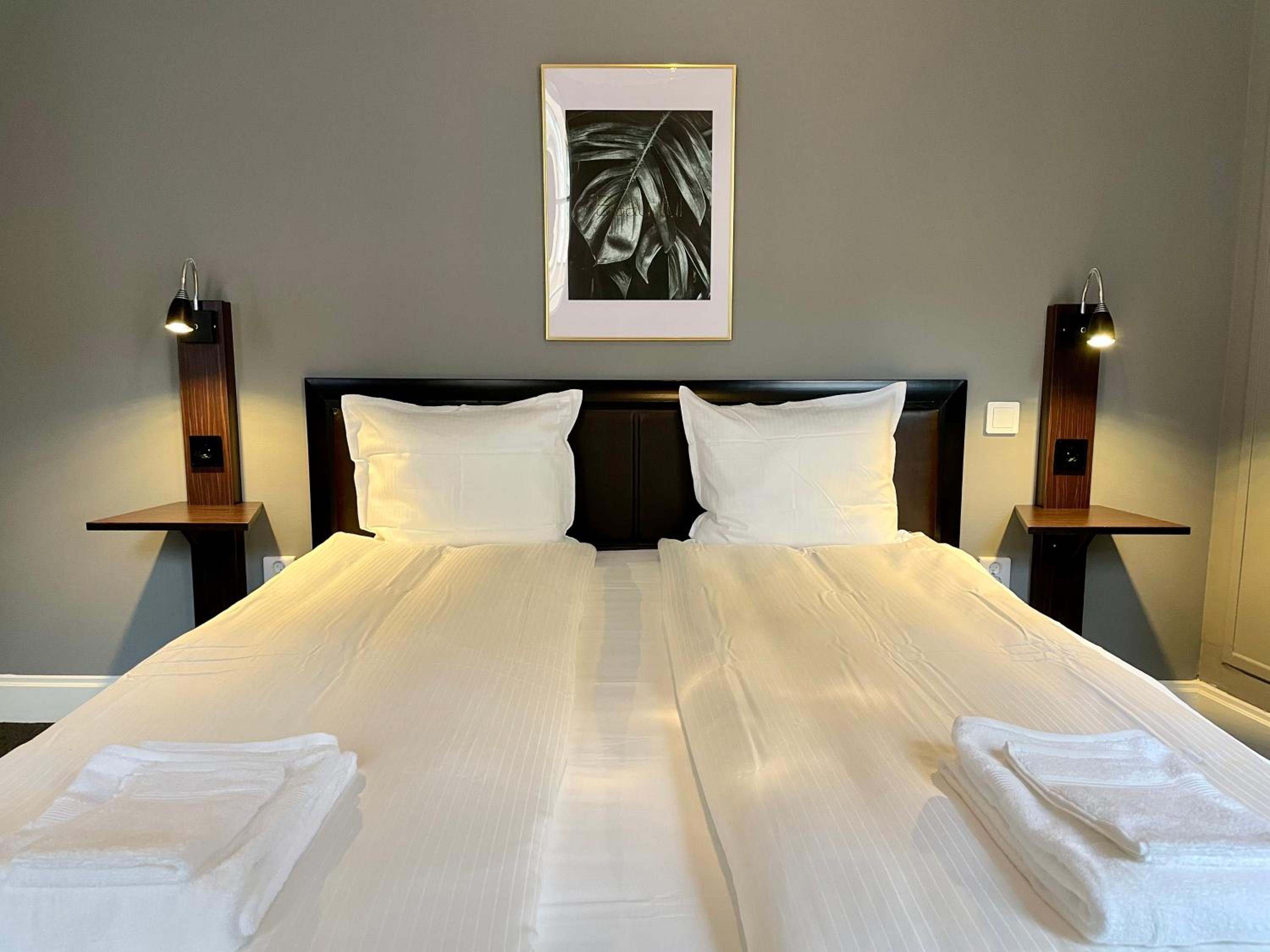 Double Room - Photo 9