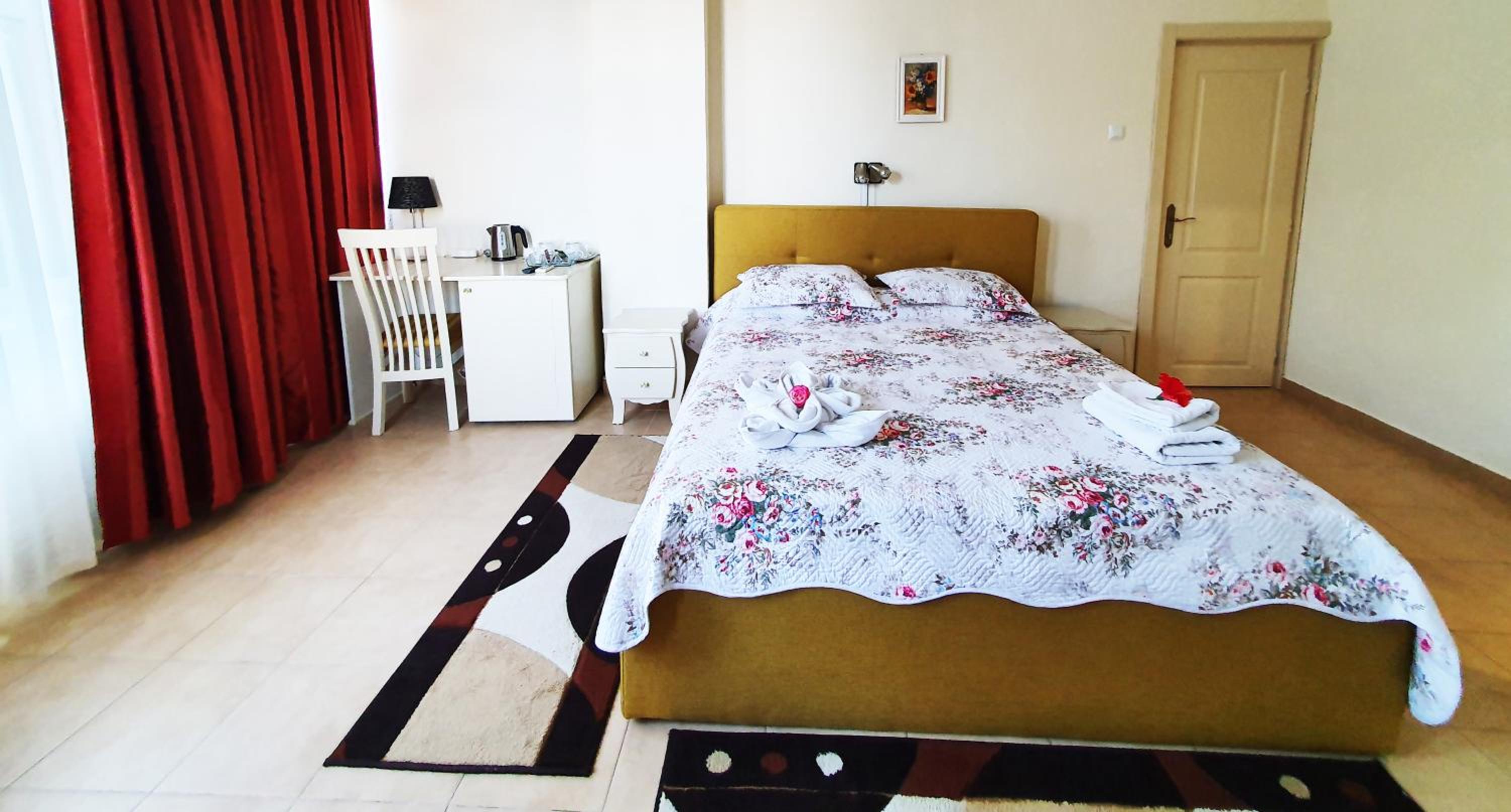 Classic Double Room - Photo 14