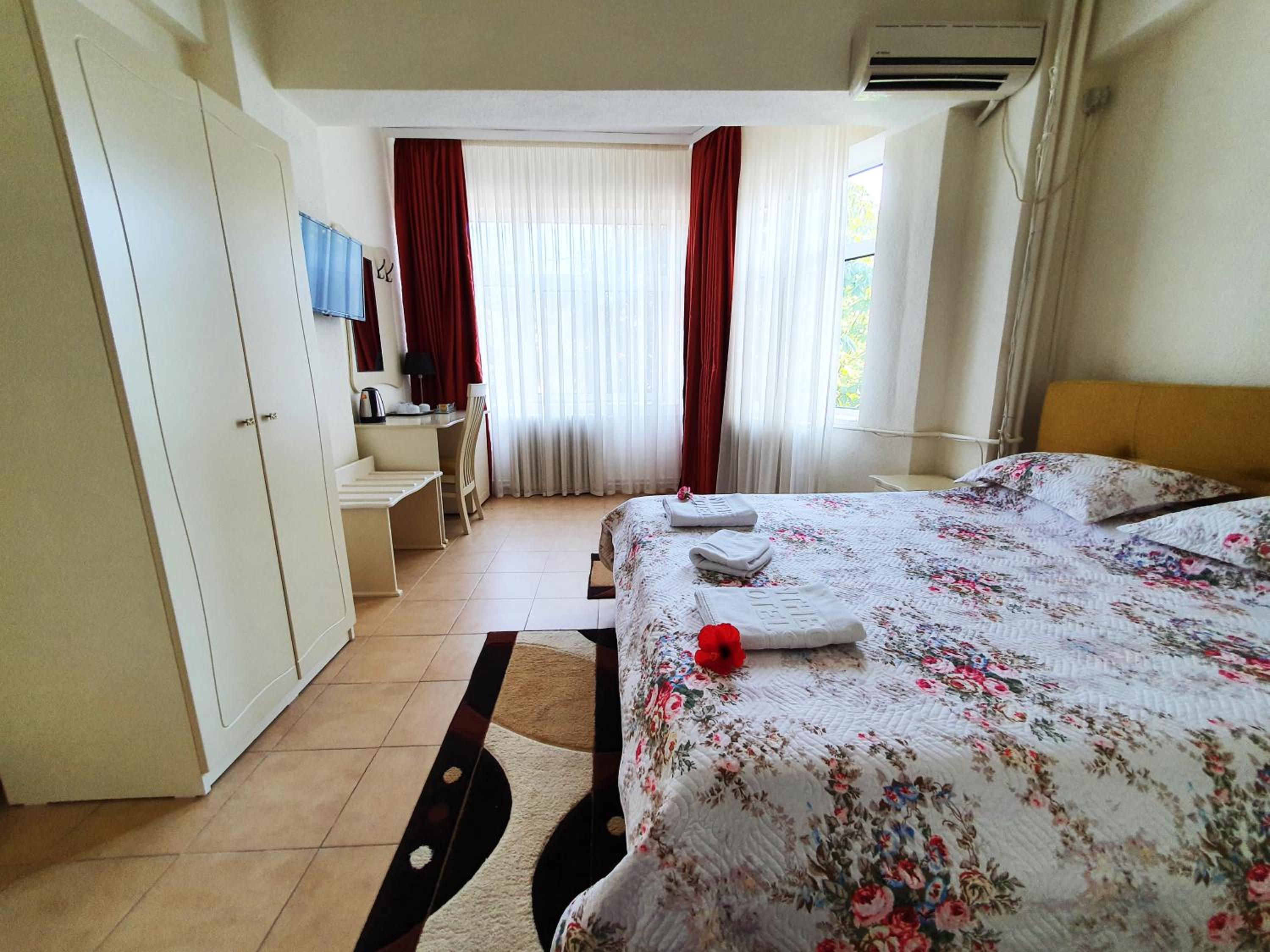 Classic Double Room - Photo 16
