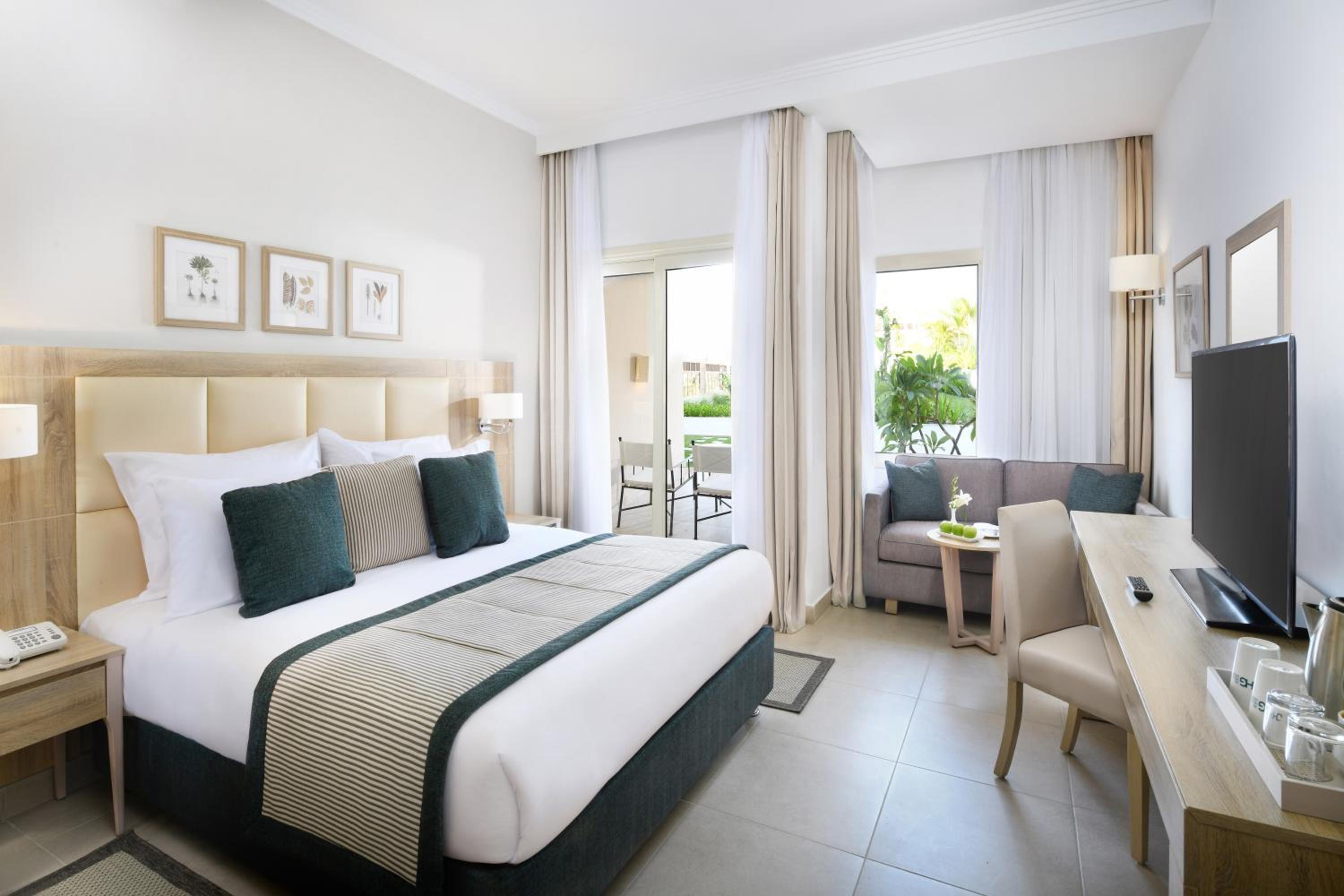 Superior, Queen or Twin Bed, Garden View