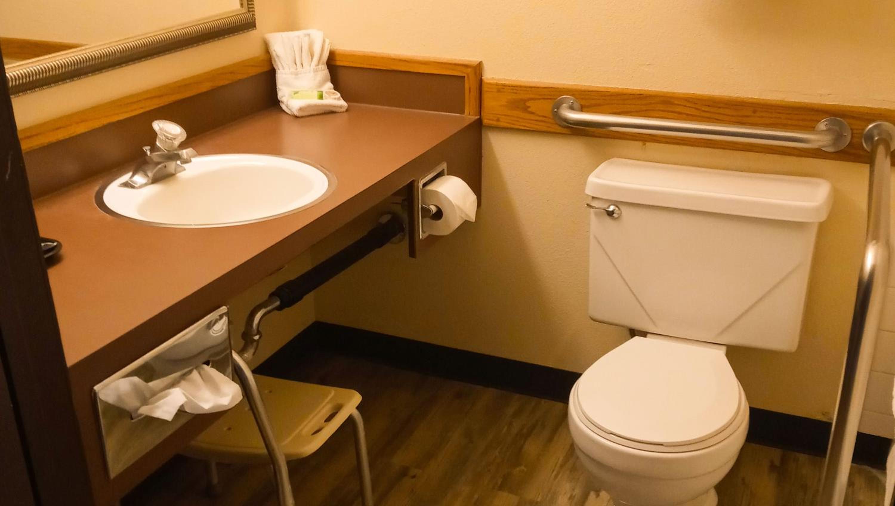 King Room - Disability Access - Photo 3