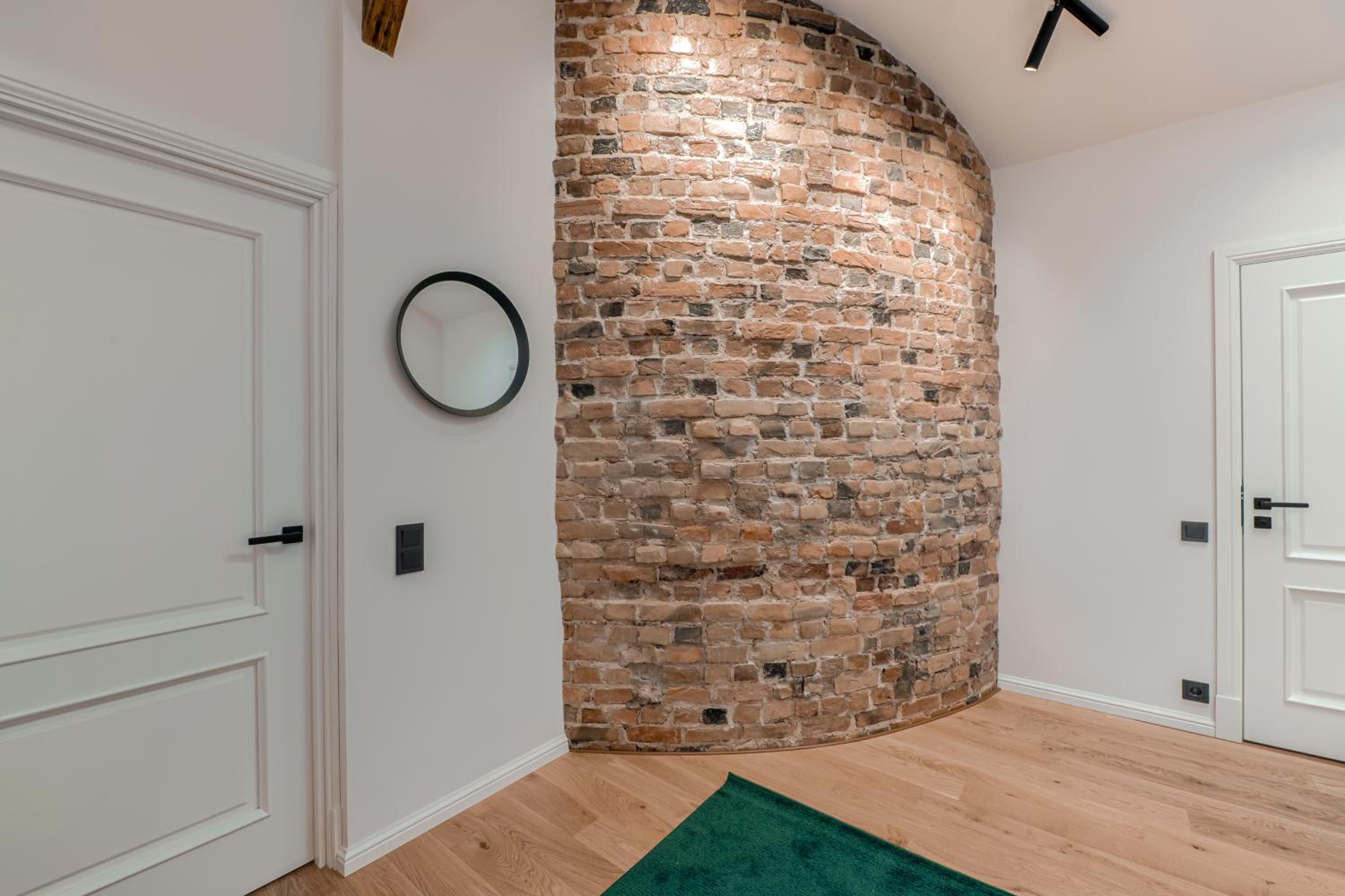 Three-Bedroom Apartment - Photo 25