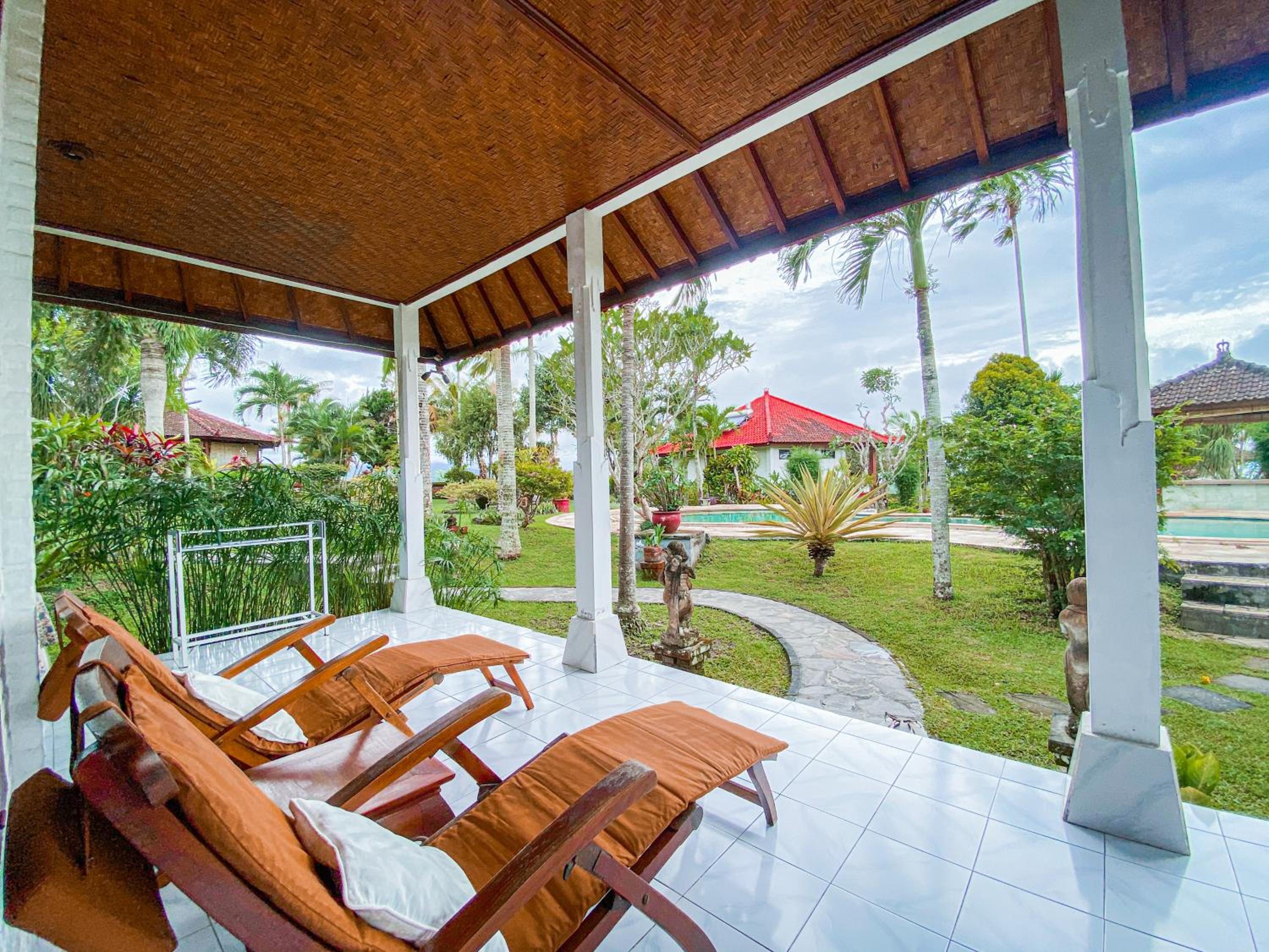 Deluxe Bungalow with Garden View