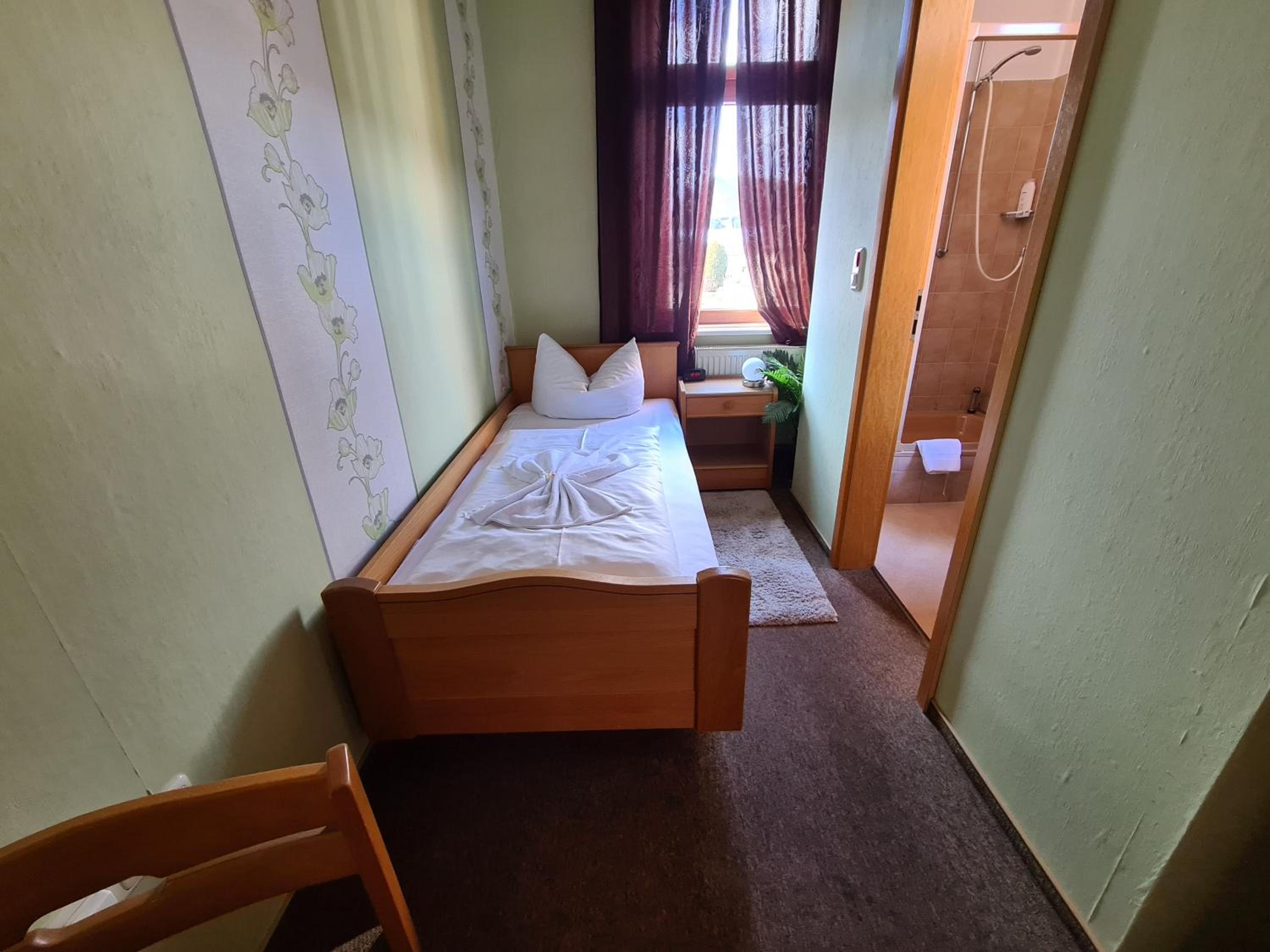 Single Room photo 2