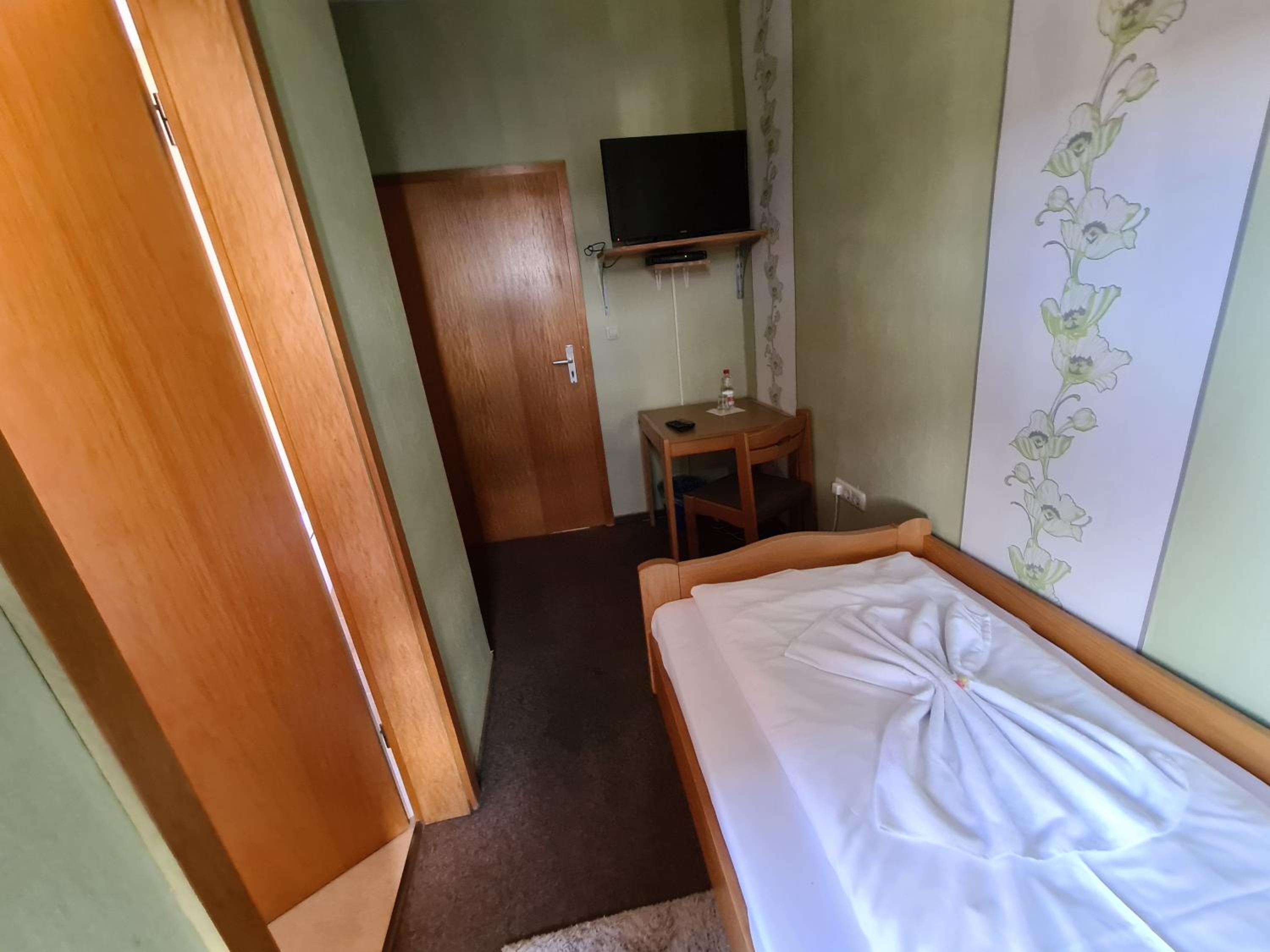 Single Room photo 3