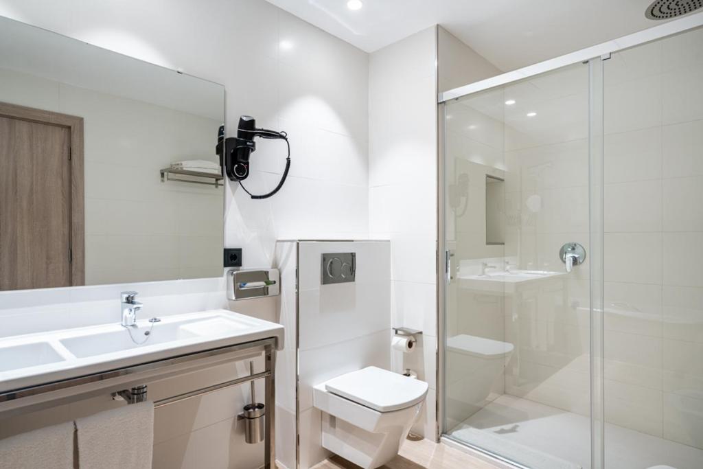 Double Room with Sea View - Photo 5