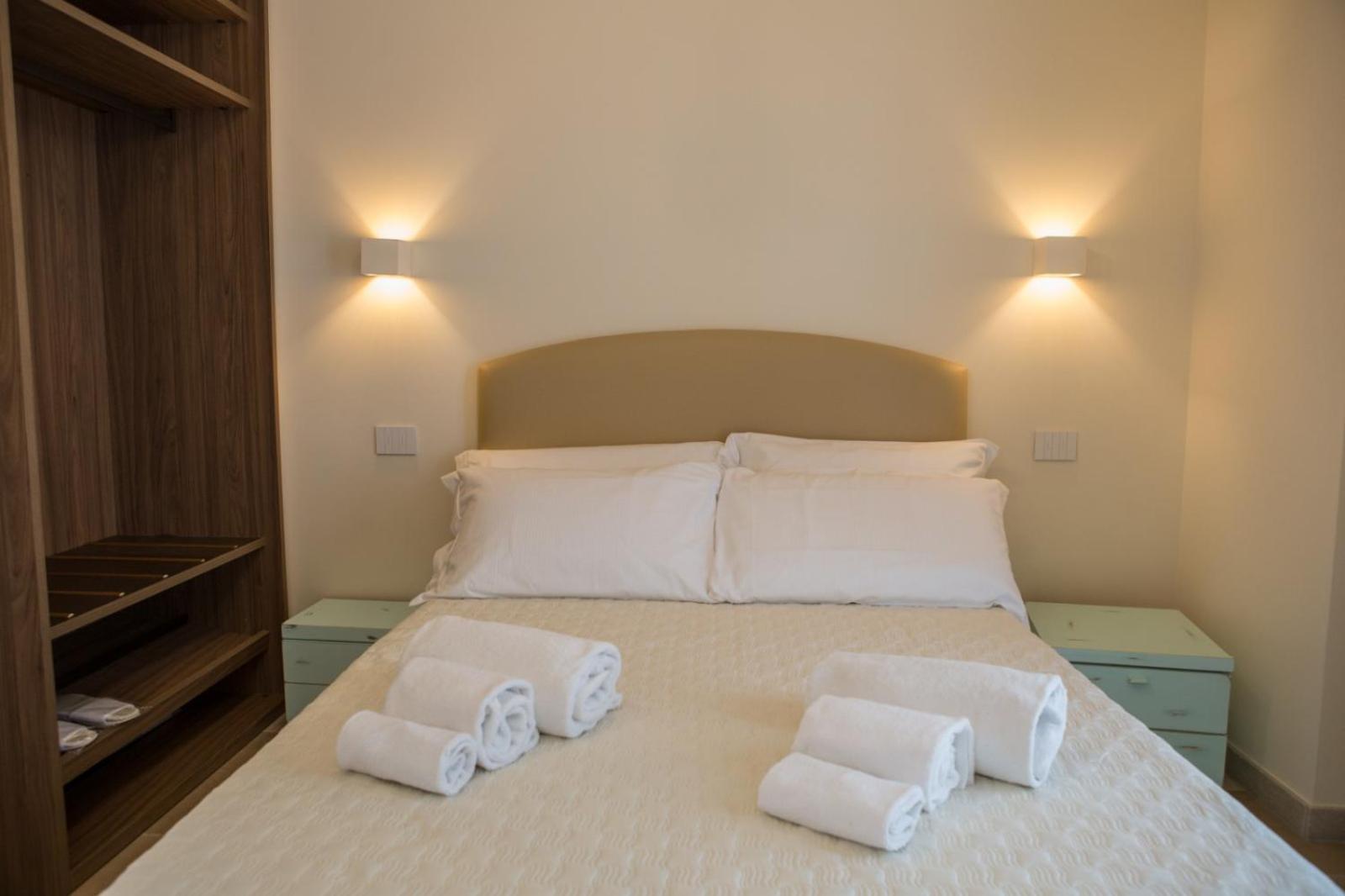 Double Room with Private Bathroom photo 1