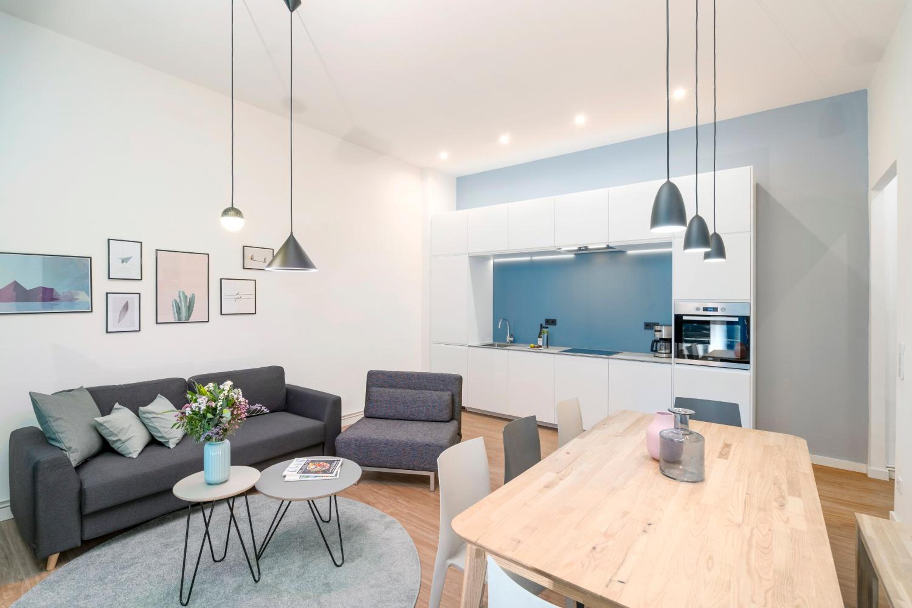 Three-Bedroom Apartment with Balcony photo 2