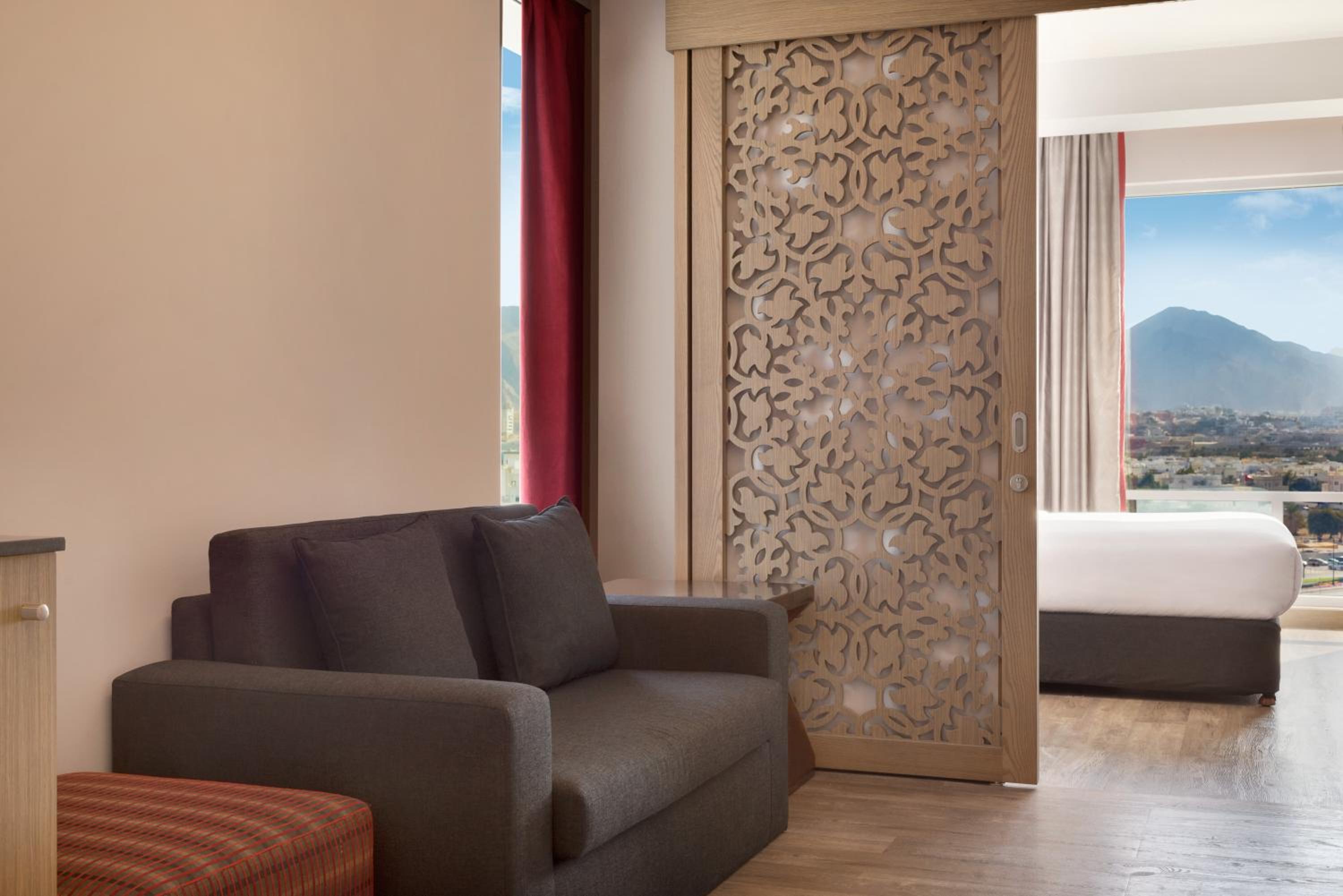 Executive King Suite - Photo 2