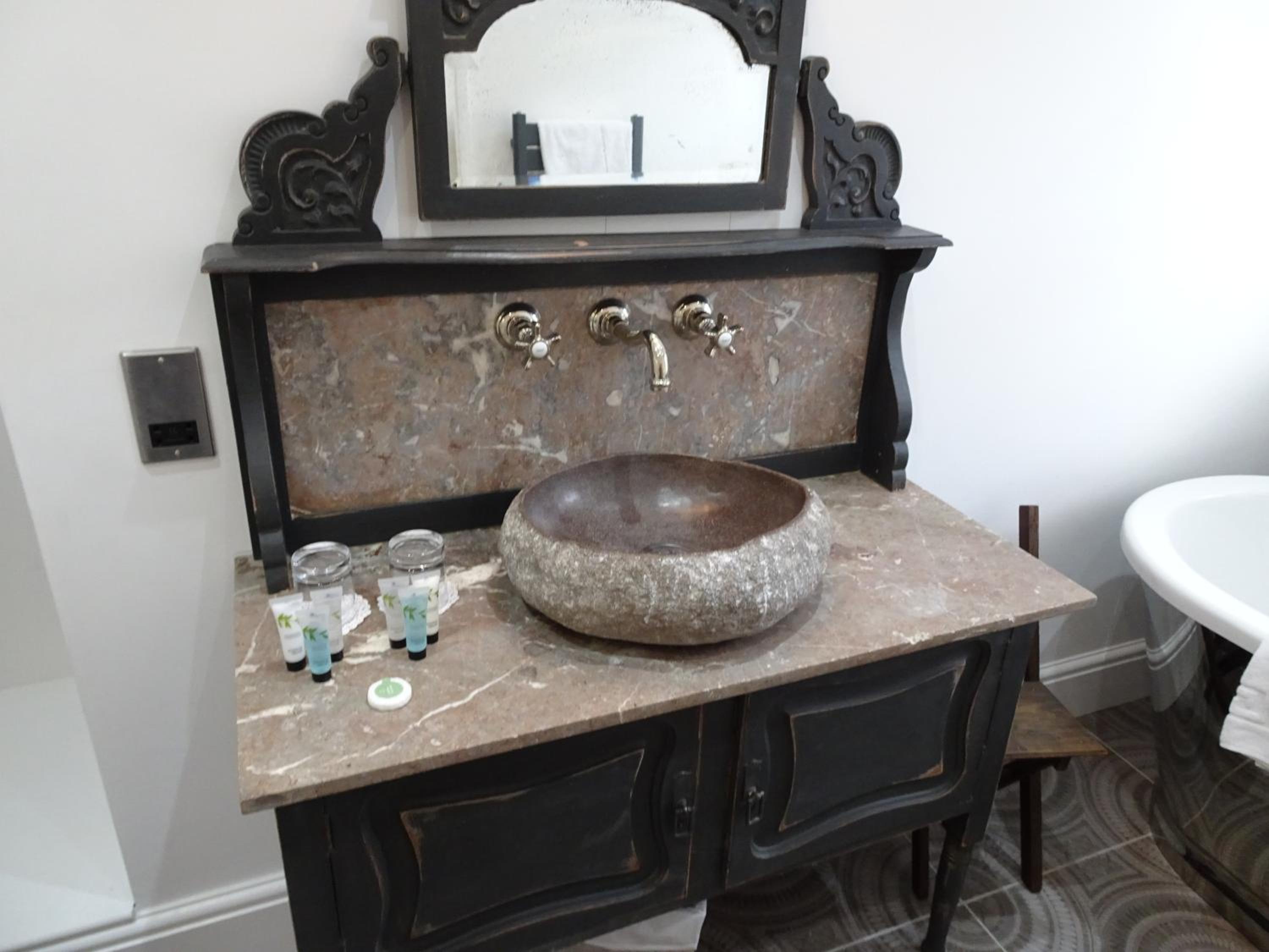 Deluxe King Room photo 3