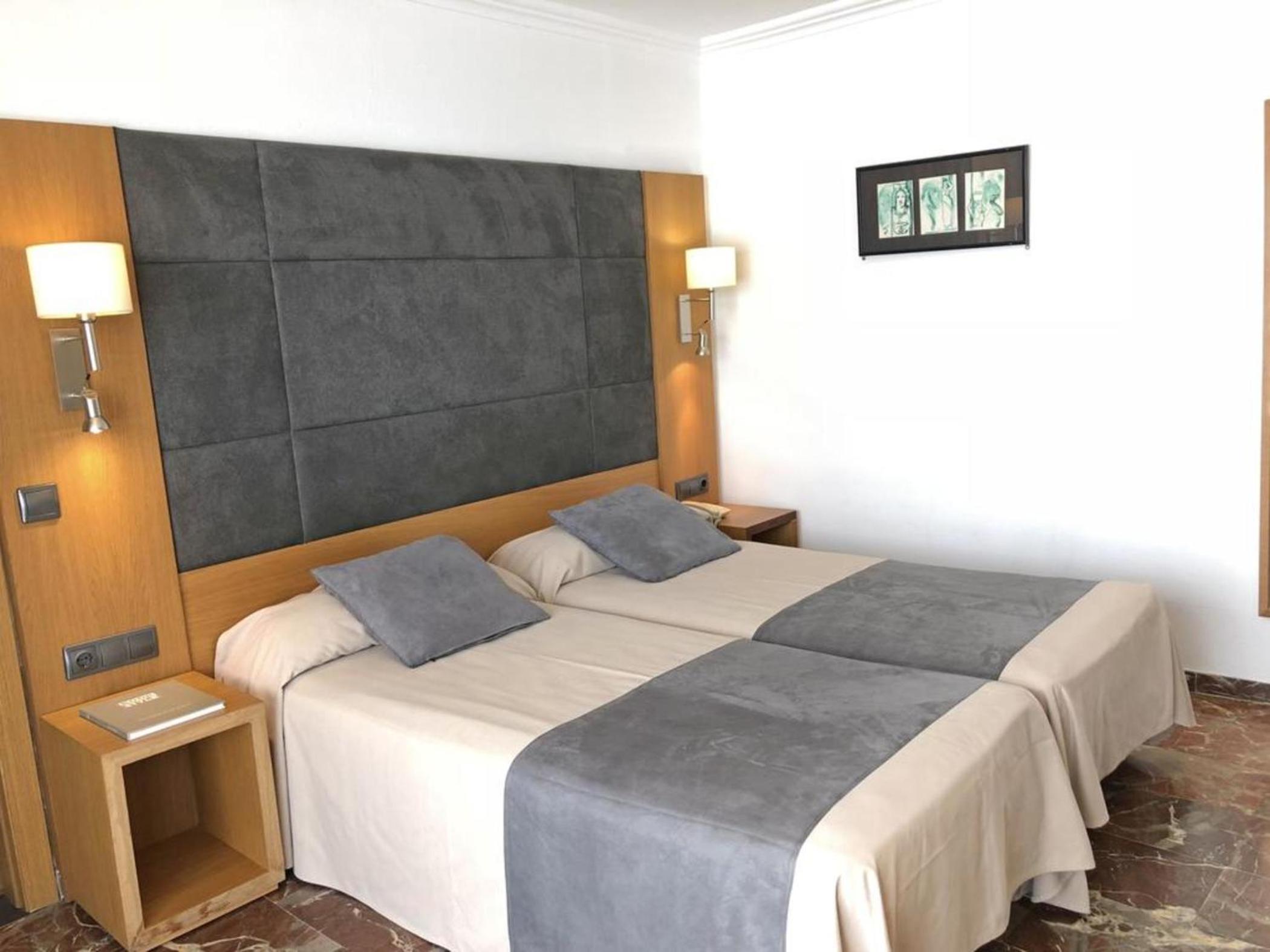 Double or Twin Room - Photo 1