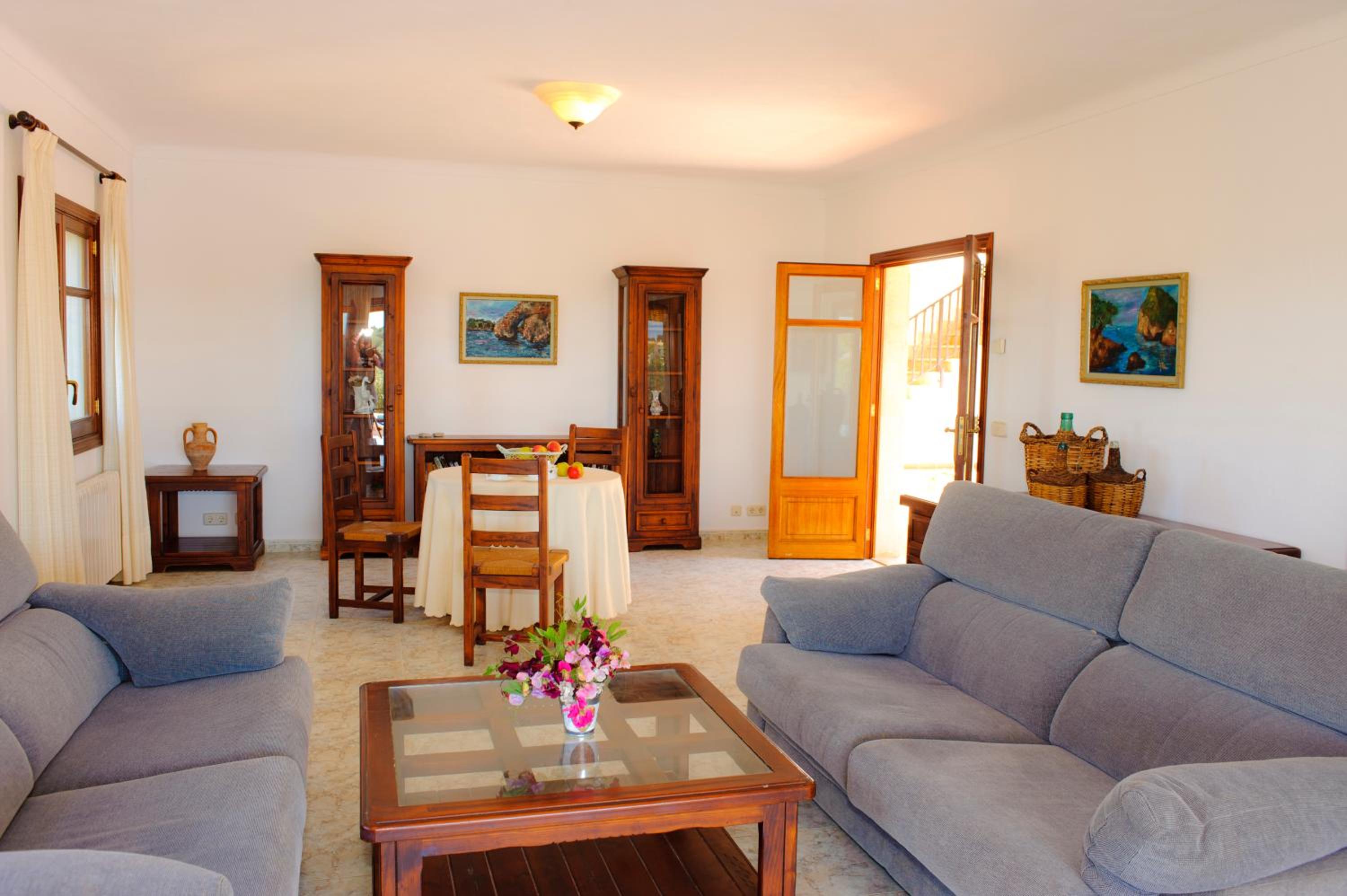 Four-Bedroom House photo 3